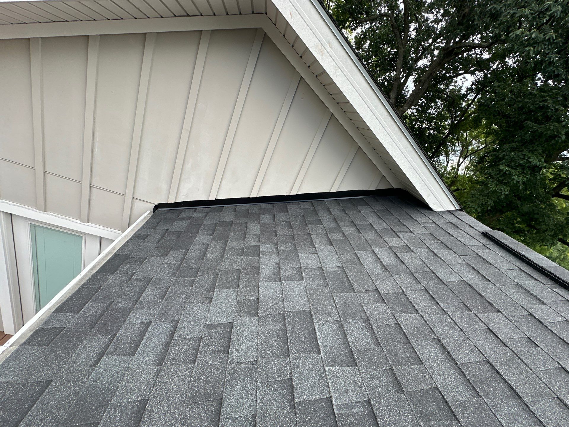 Malarkey Vista Shingles in Brilliant Black by Undersun Roofing