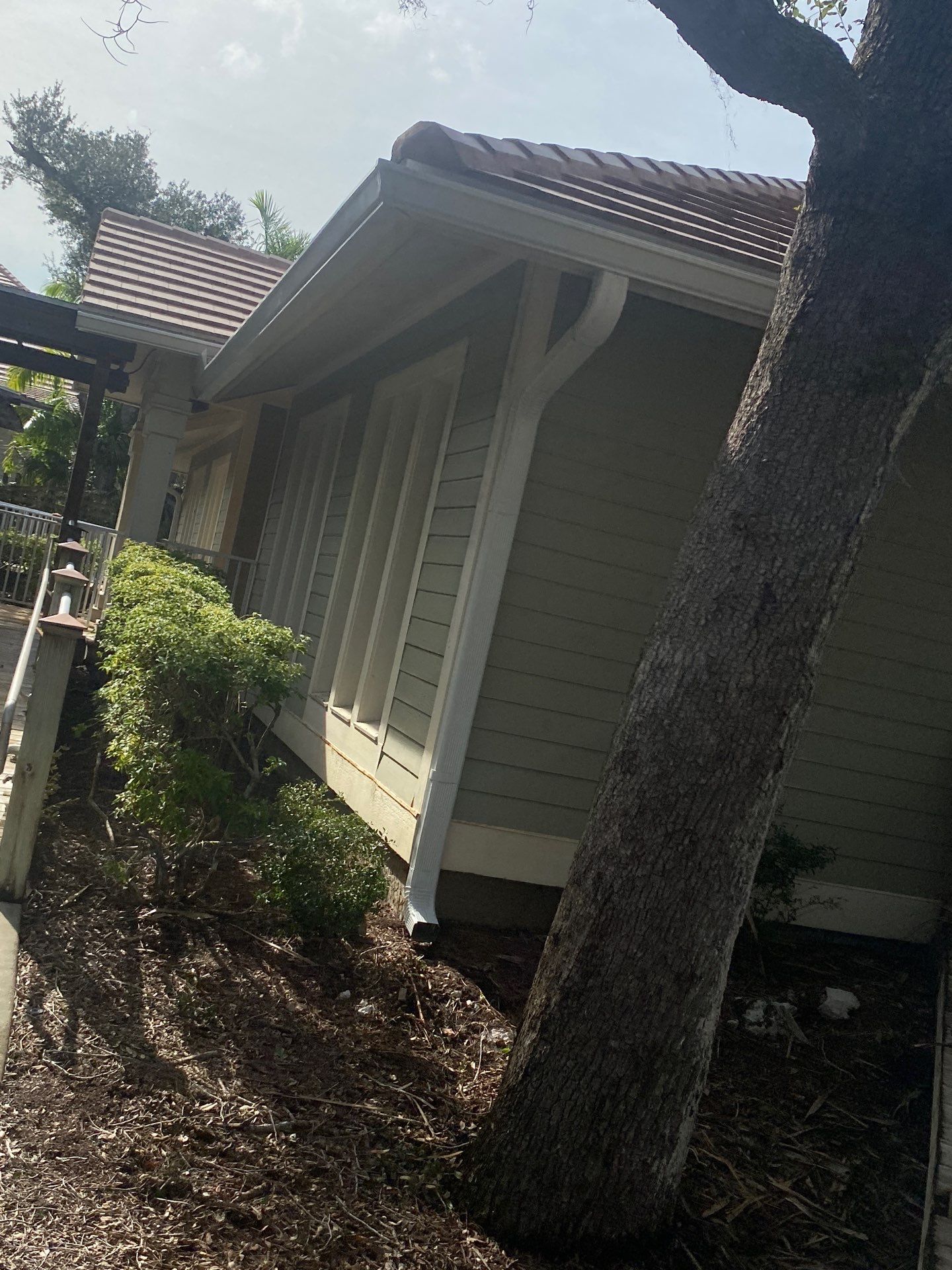 7-Inch Smooth Box Seamless Gutters using smooth box gutters in Fort Myers FL by Gutter Professors