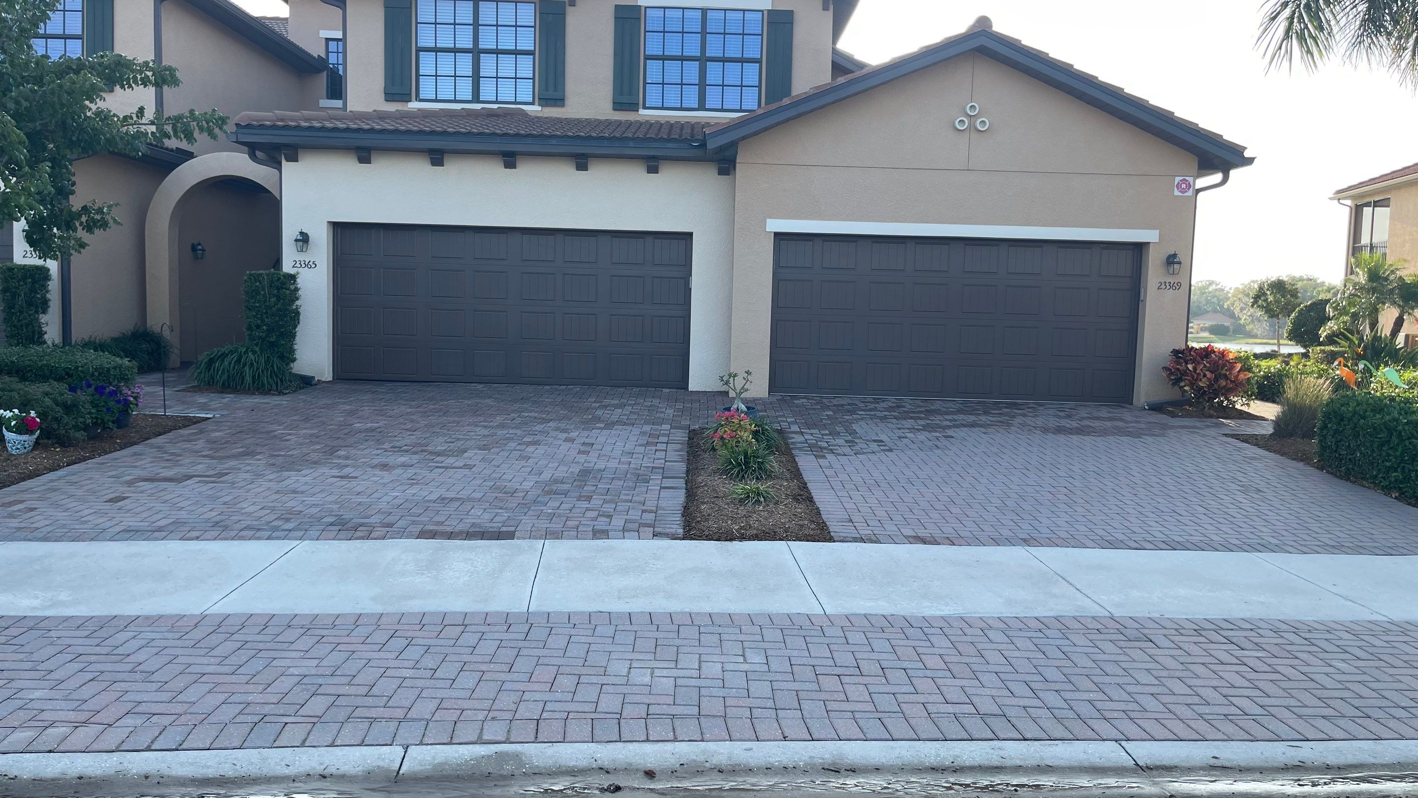 HOA Paver Driveway & Sidewalk Cleaning in Sarasota National, Venice, FL | Sunshine AquaWash by Sunshine AquaWash