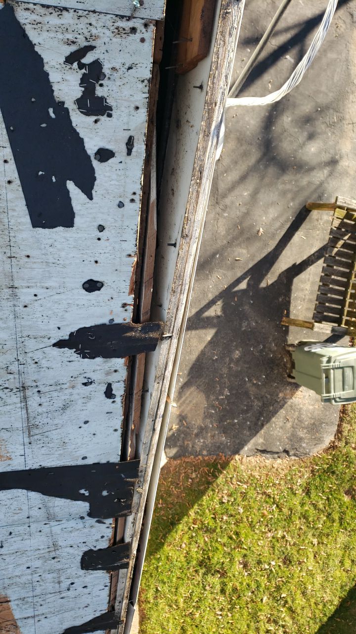 Arlington: CertainTeed Landmark Designer Shingles in Cobblestone Gray by RM Banning, Inc.