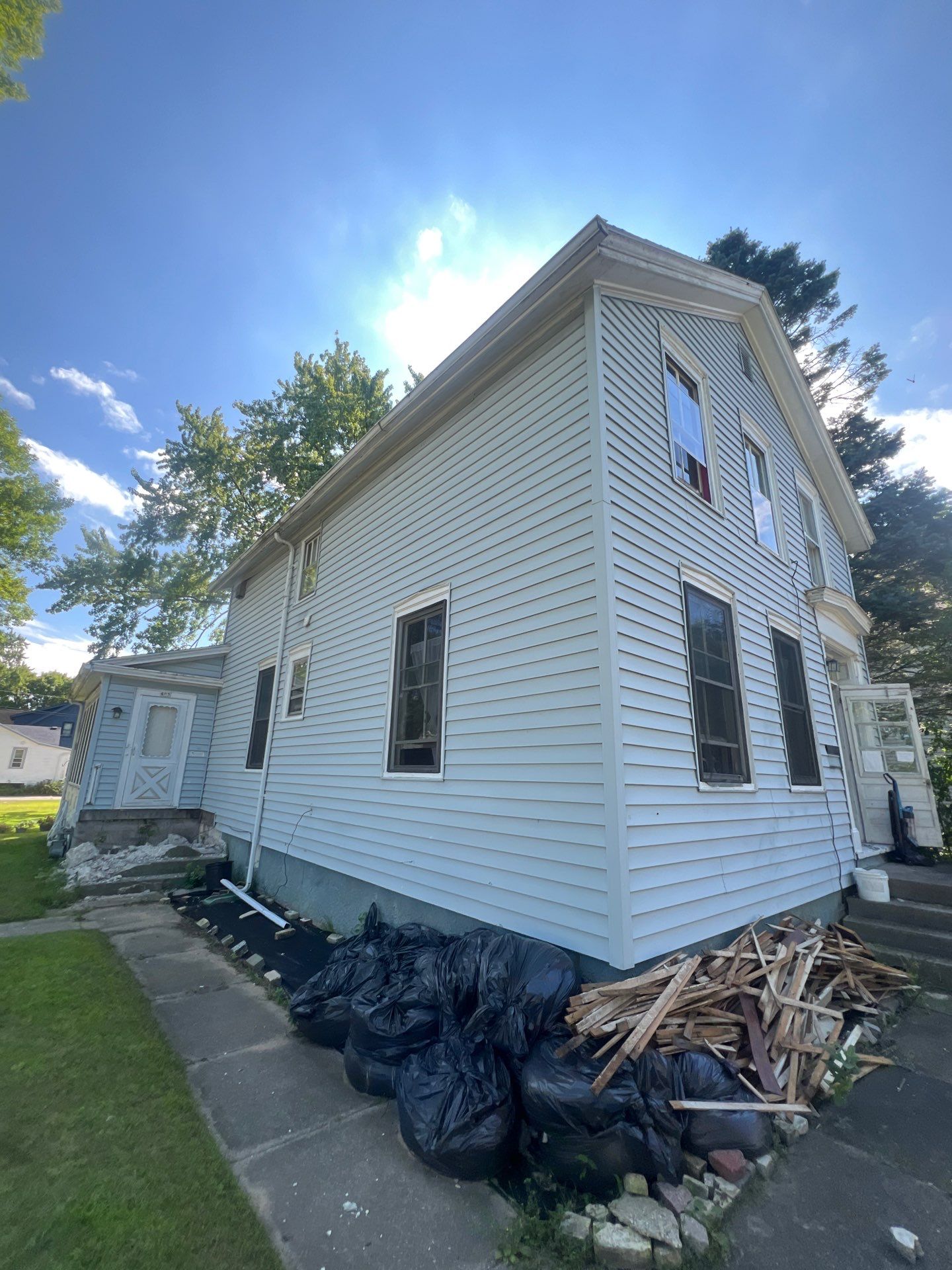FULL HOME SIDING MAKEOVER SHEBOYGAN  by Gellings Roofing & Siding