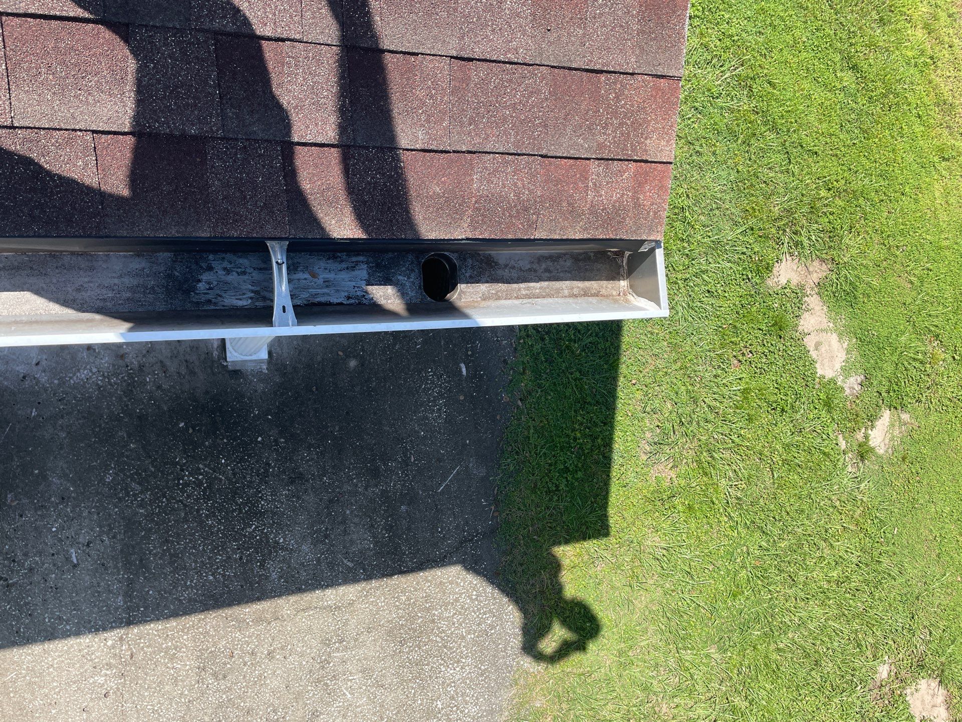 Gutter Cleaning in Brandon FL by Gutter Professors