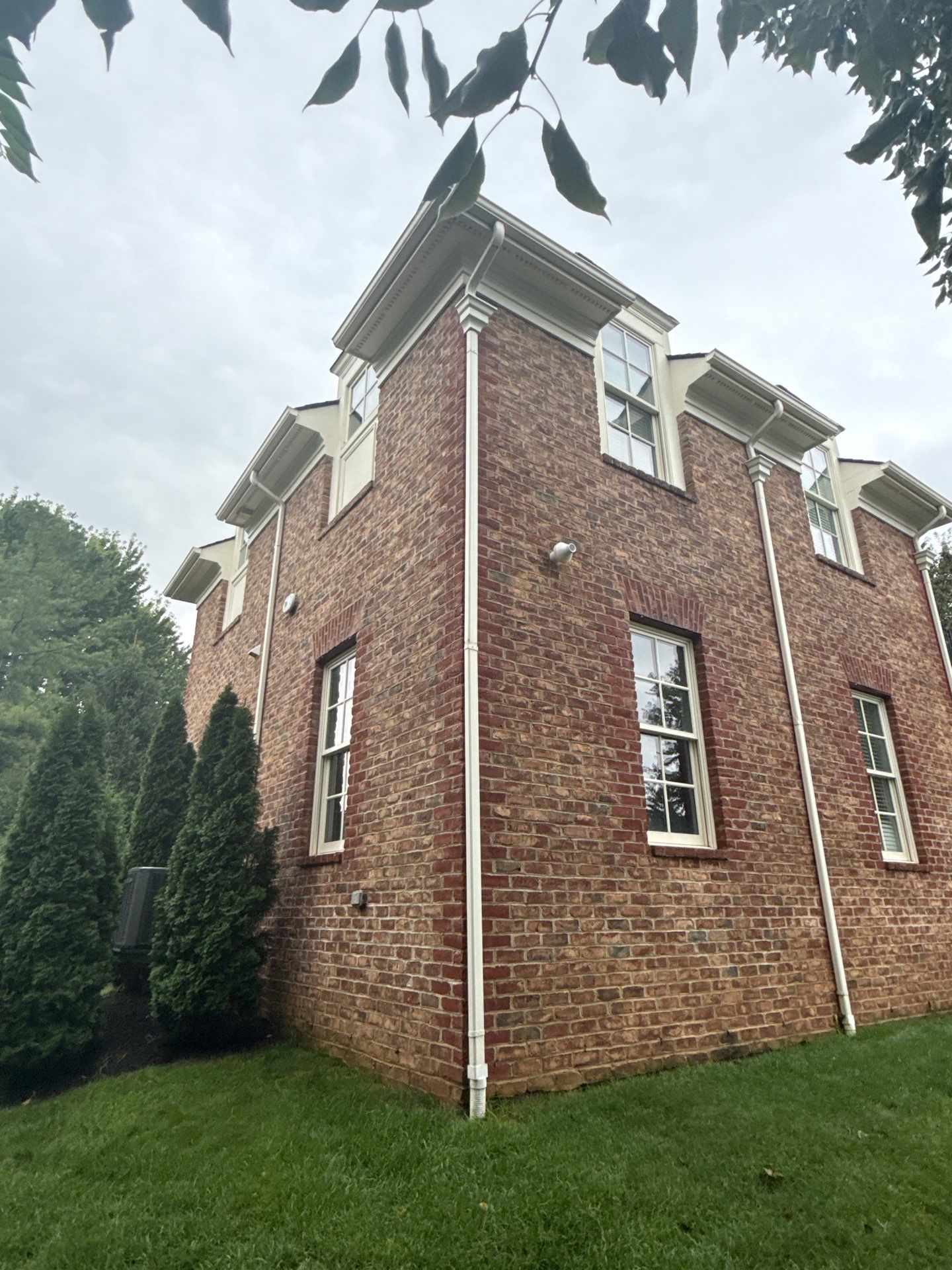 Woodring Gutters and Contracting LLC featured photo.