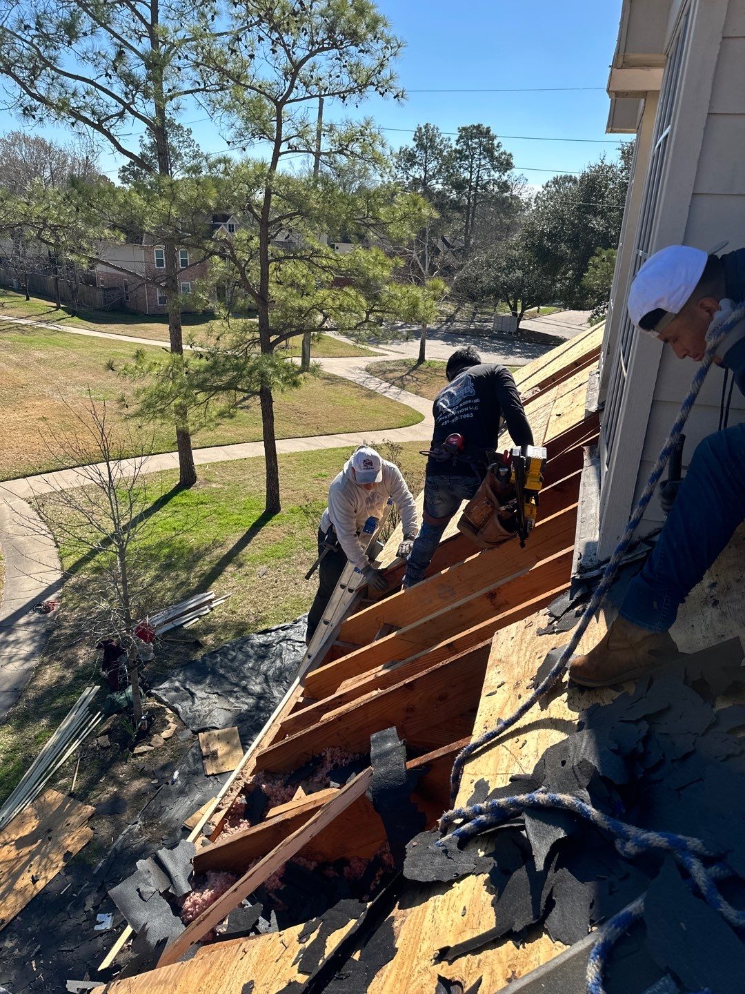 Residential Roofing Installation using Owen's Corning Duration (Lifetime) Shingles by Roof Repair Company