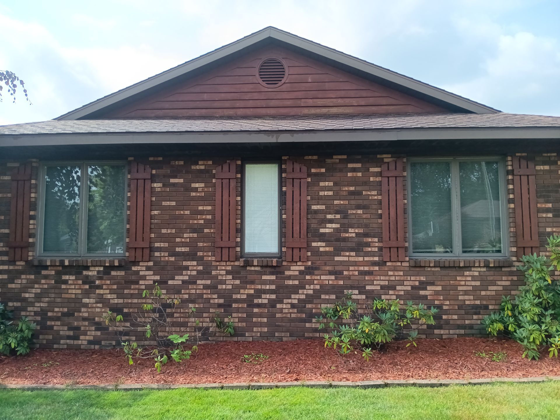 Front of home and garage staining by Gordon Painting