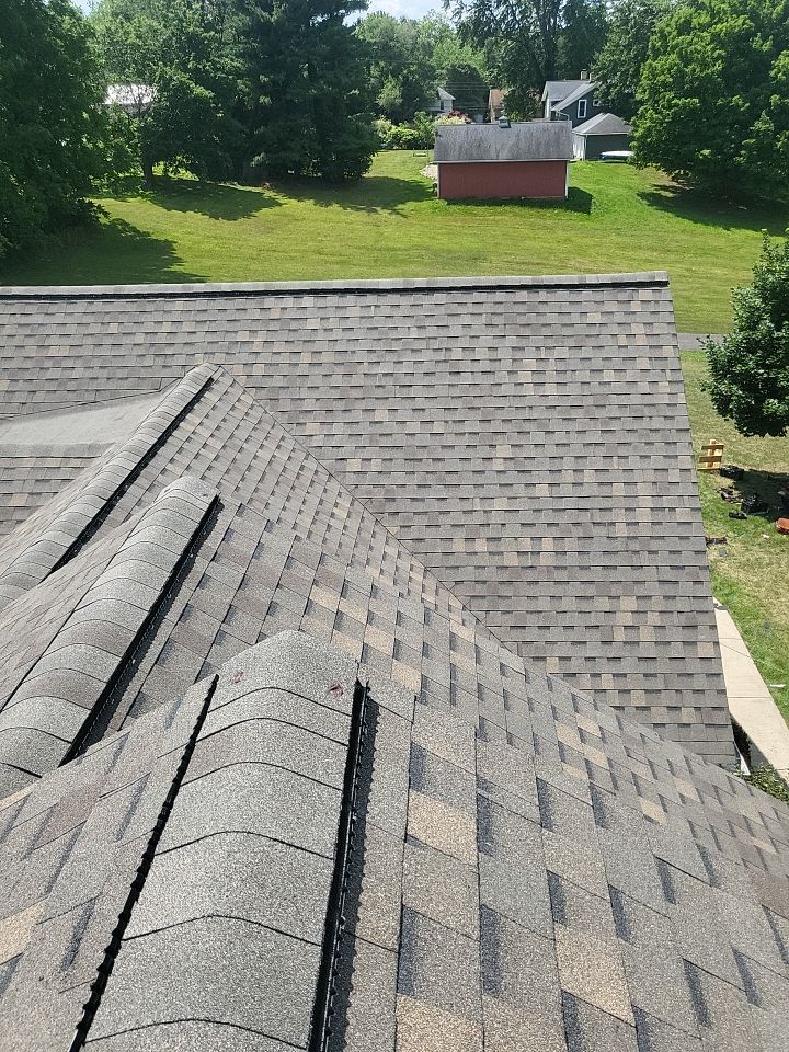 ATLAS PINNACLE COLOR: WEATHERED SHADOW by Eagle Eye Roofing