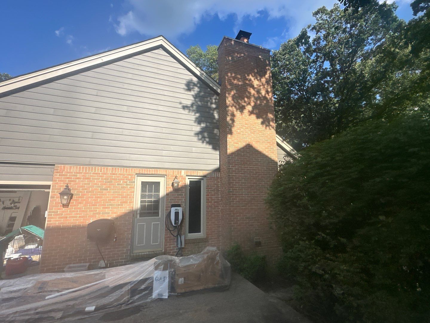 Roof Replacement using Owens Corning Peppercorn and Siding Replacement using Ascend Charcoal Smoke by 180 Contractors