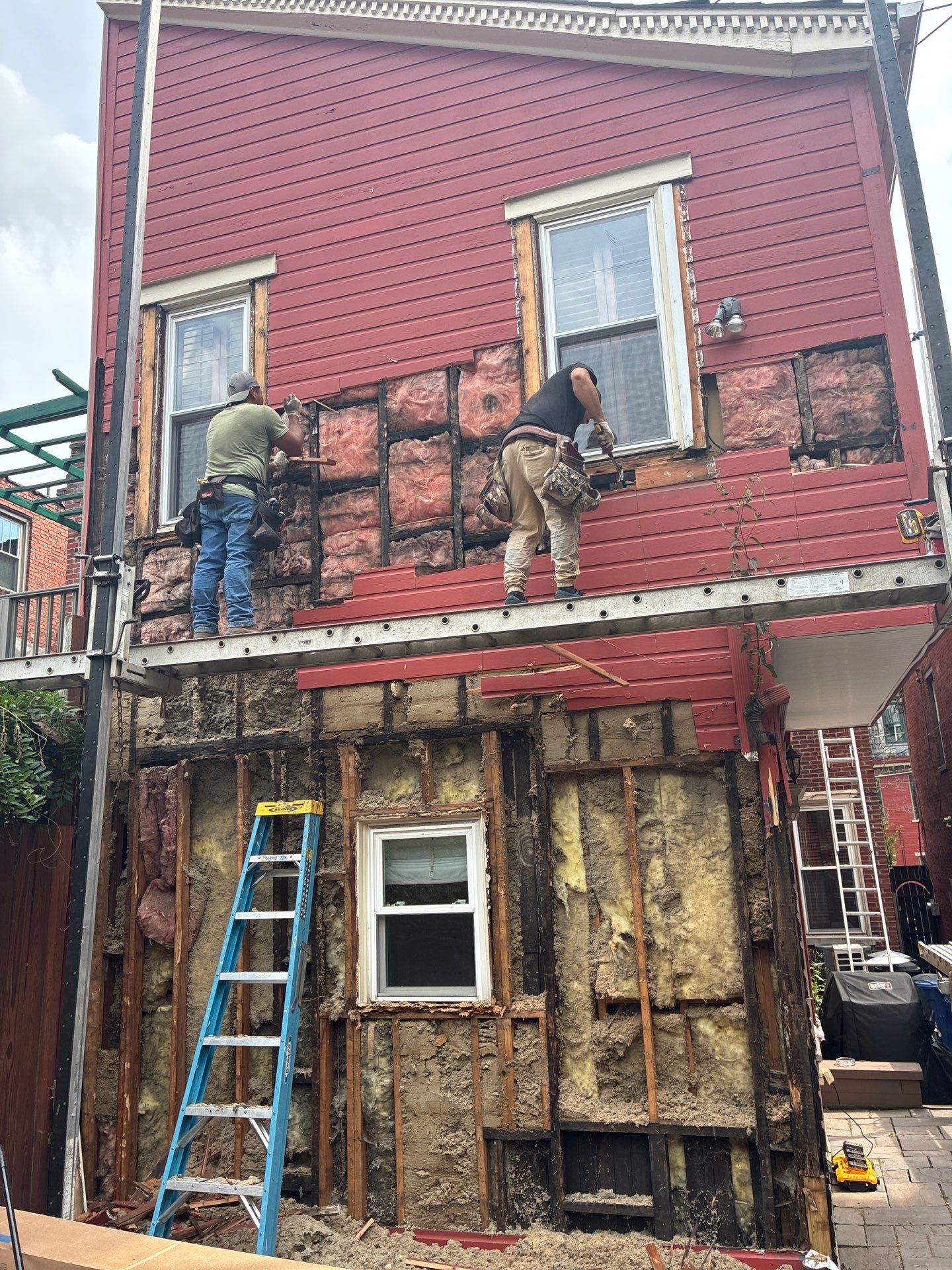 Mastic Ovation Vinyl Siding Renovation for Pittsburgh Rowhome by Ideal Siding Pittsburgh