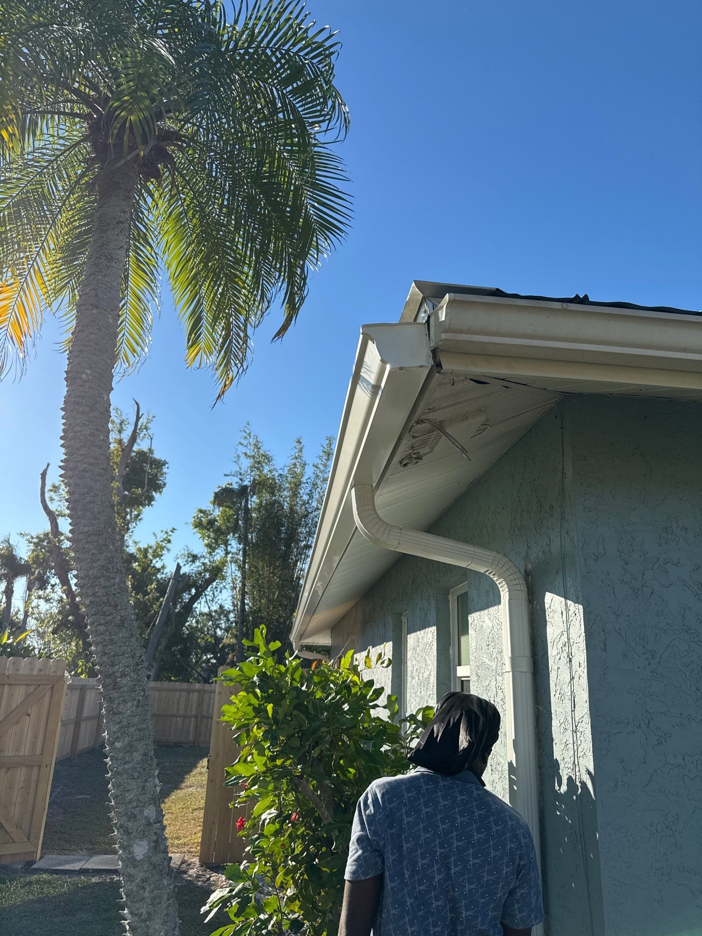 6-Inch Seamless Gutters in Sarasota FL by Gutter Professors