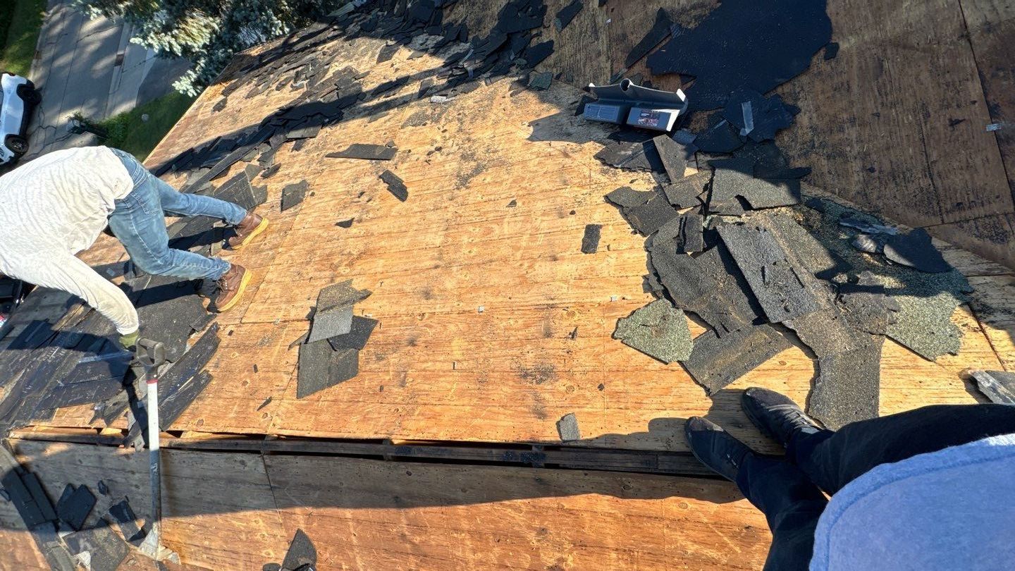 Roof Replacement using Owens Corning Onyx Black by 180 Contractors