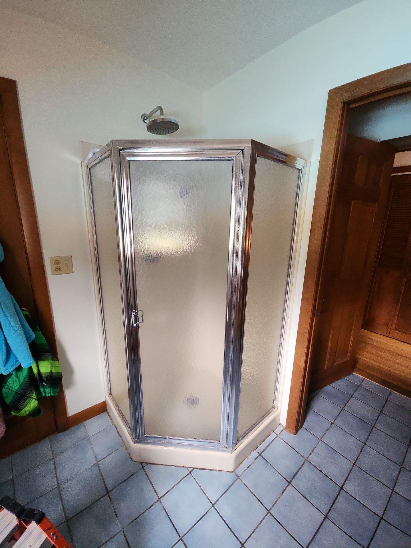 Replacement Neo-Angle Shower Enclosure by Cheshire Glass Company
