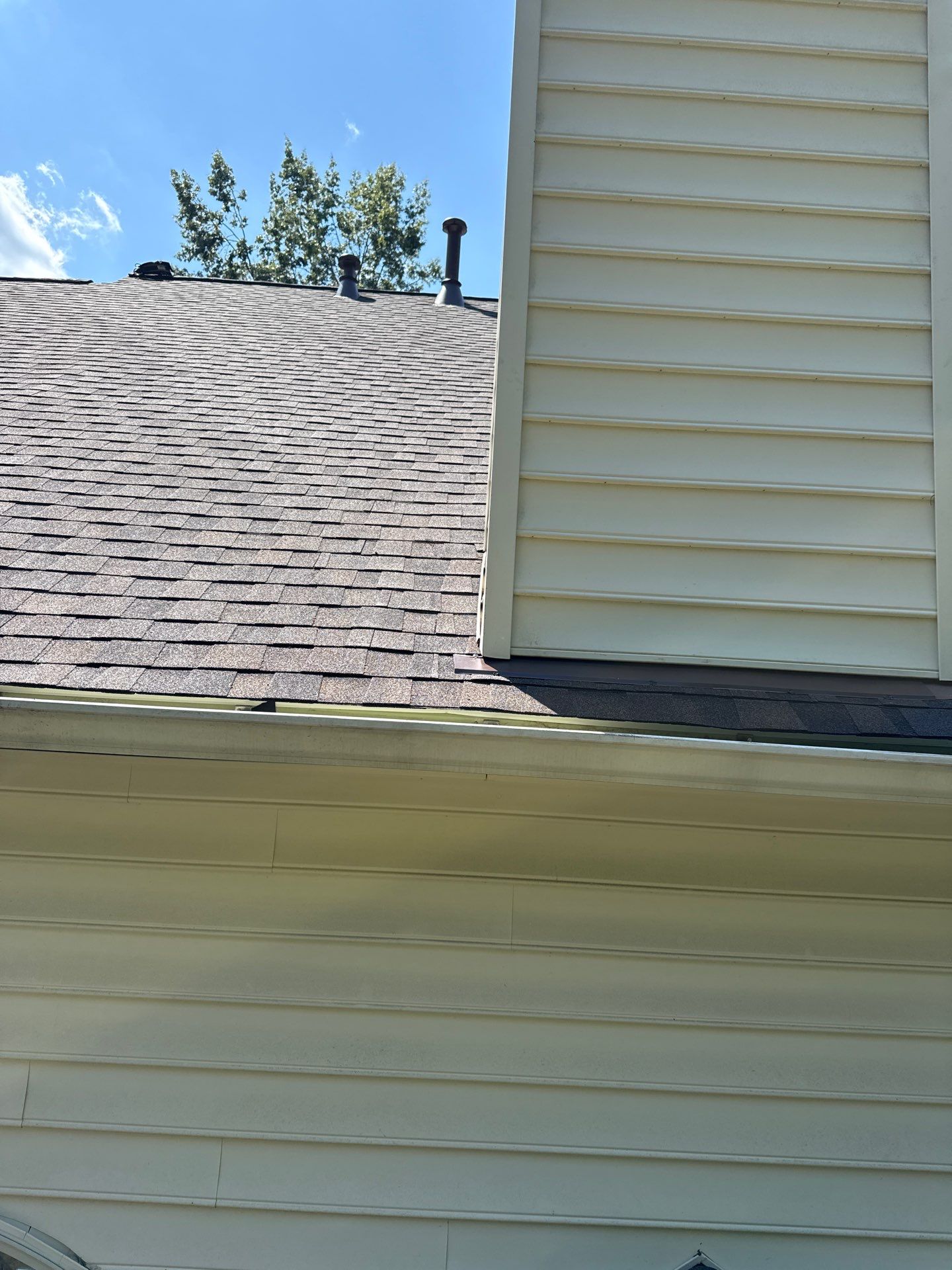 Fairfax station: Residential Roof with CertainTeed Landmark Pro in Max Def Shenandoah  by RM Banning, Inc.