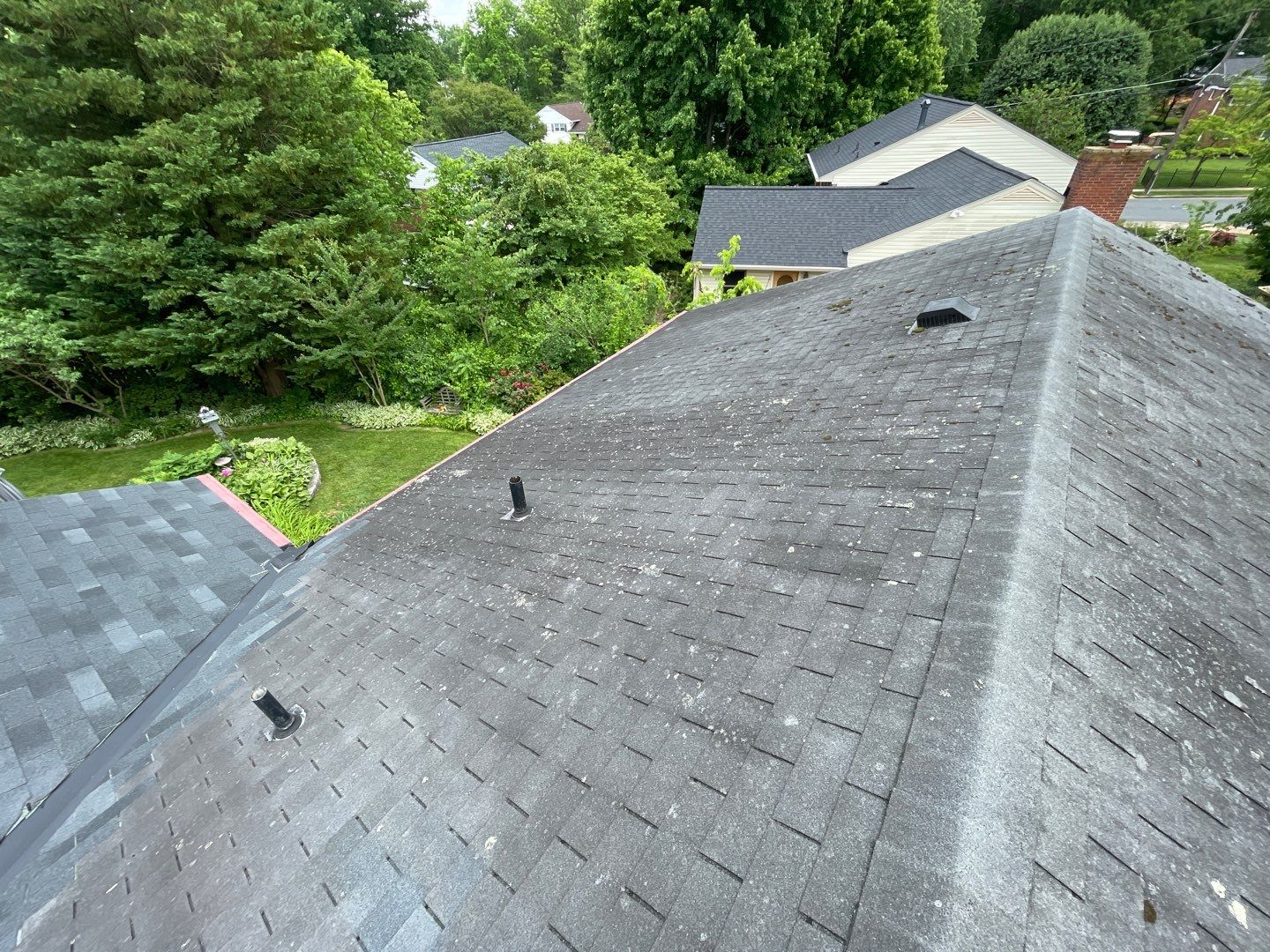 McLean: CertainTeed Landmark Designer Shingles in Charcoal Black by RM Banning, Inc.