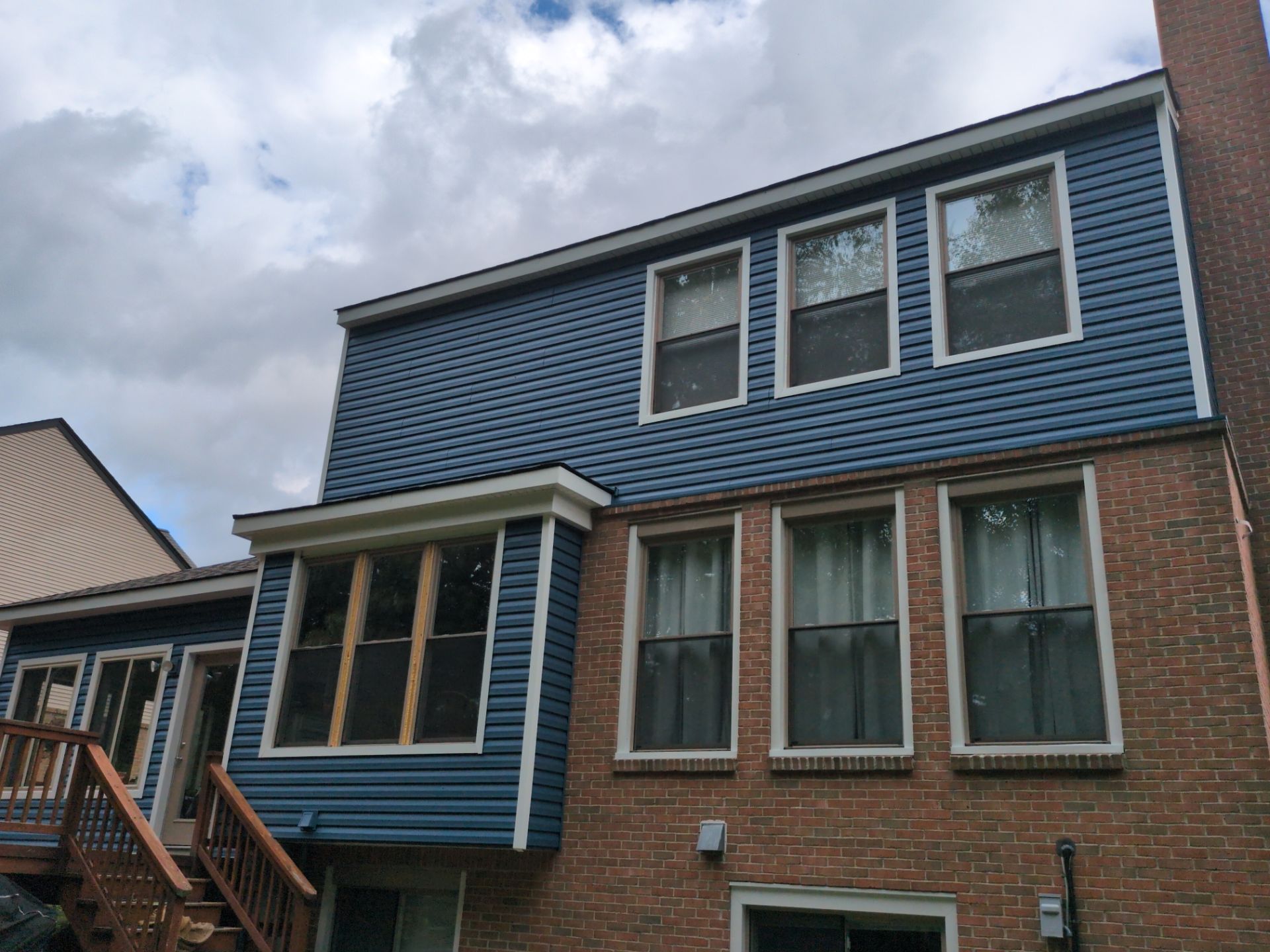 Siding Replacement using Alside Charter Oak D4.5" by 180 Contractors
