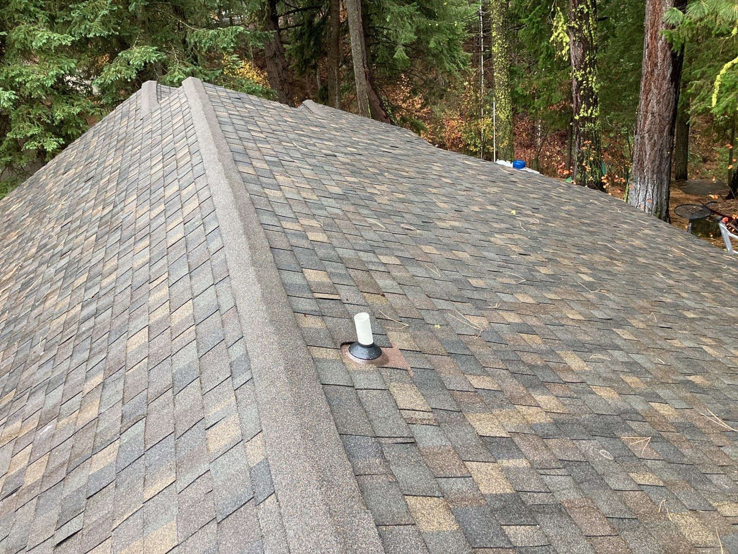 Two story new build gets a CertainTeed Landmark roof in Shenandoah  by ID Roofing LLC