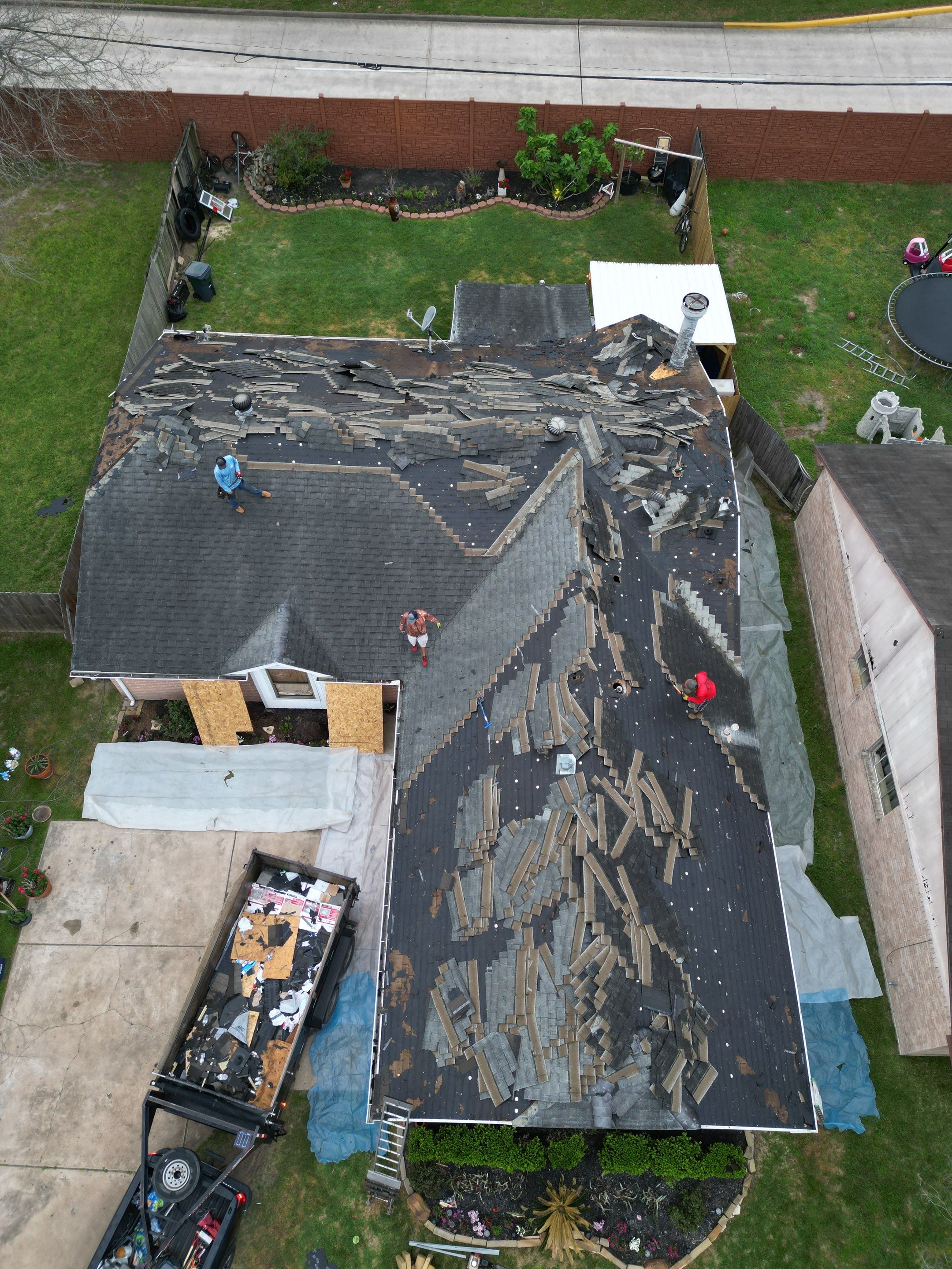 IKO Cambridge Dual Black by HHH Roofing & Construction