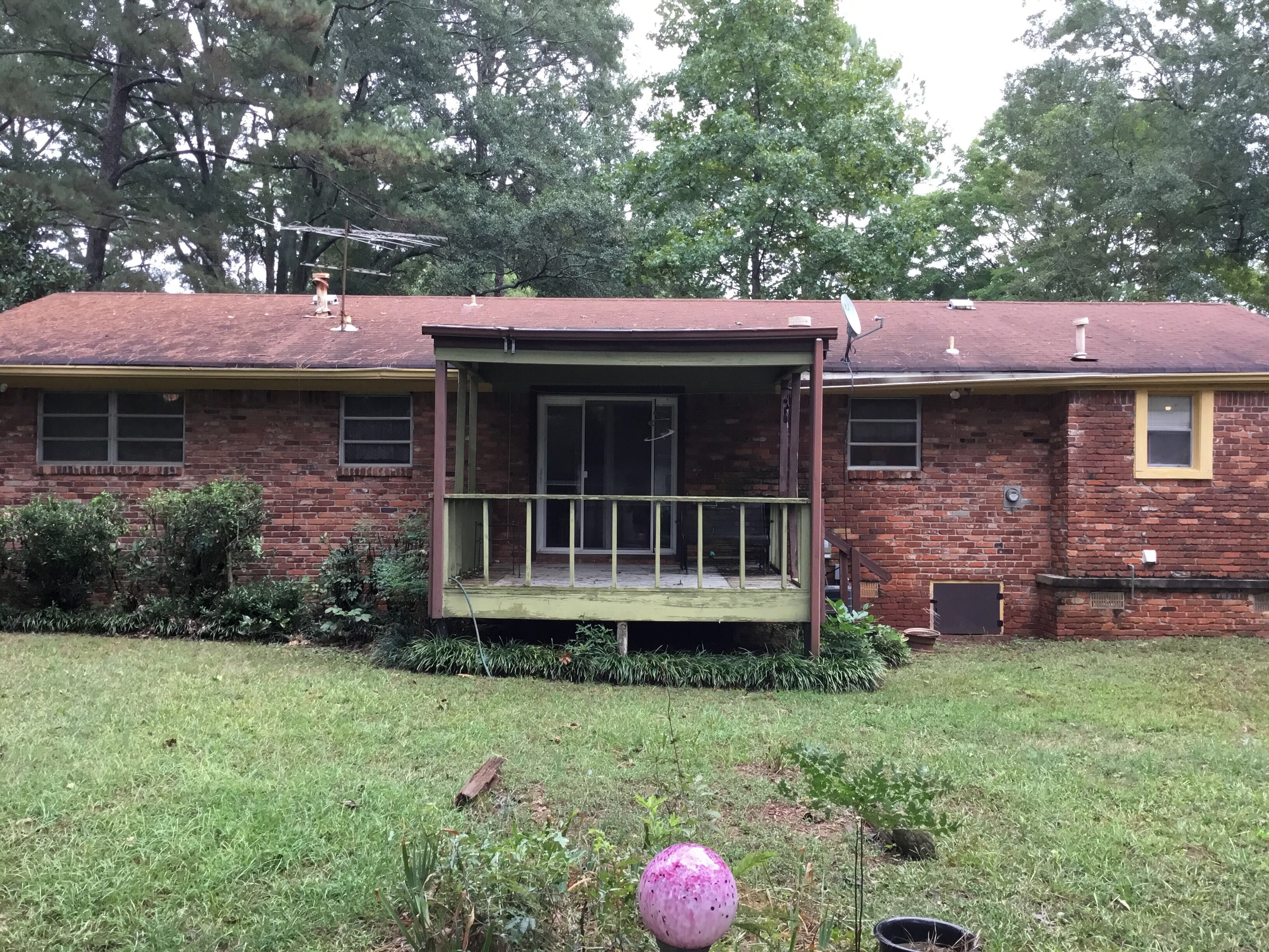 Screened-In Porch and Wooden Deck Construction in Decatur by Swift Home Renovations 
