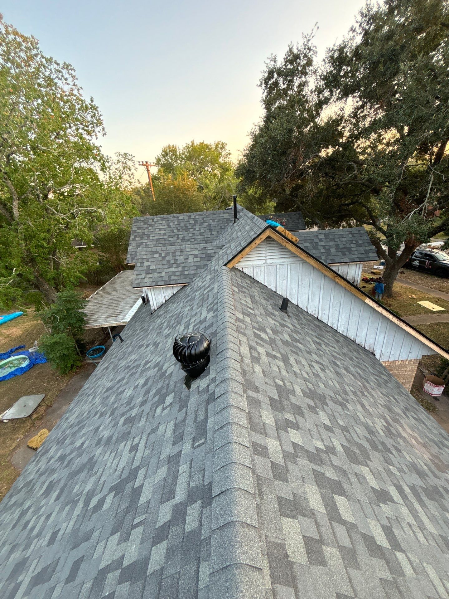 Residential Roofing Installation using Owen's Corning Duration (Lifetime) Shingles by Roof Repair Company