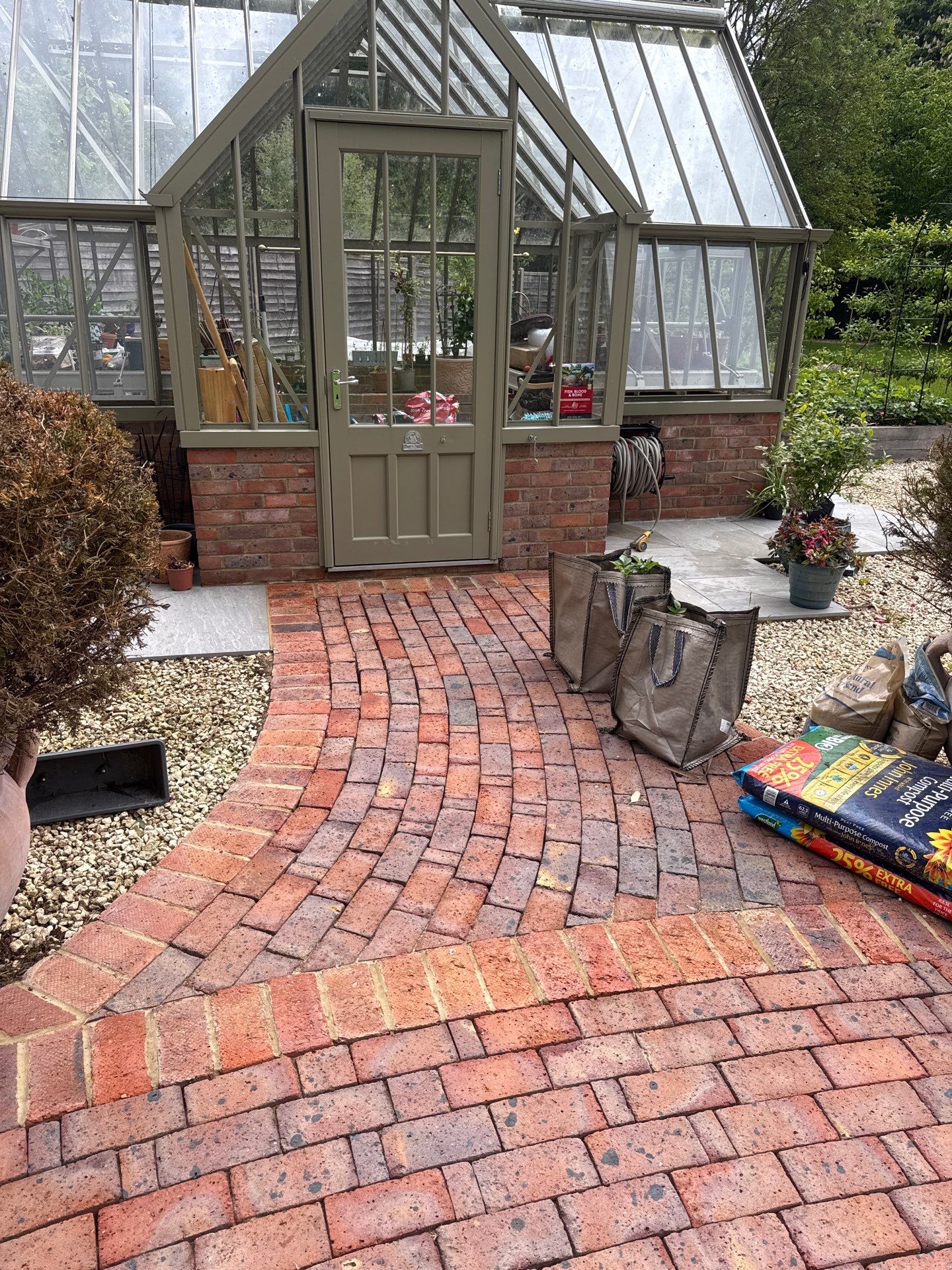 Patio - Walkways - Render Cleaning Surrey by Ges Exterior Cleaning ltd