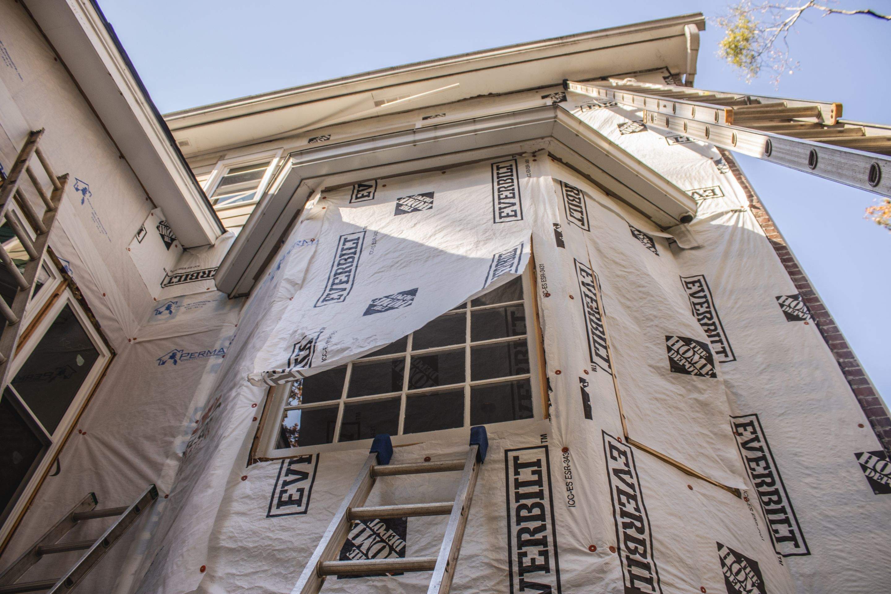 53 Window Replacements with Master 2800 Series Vinyl Replacement Windows and James Hardie Siding Installation by Nelson Exteriors 