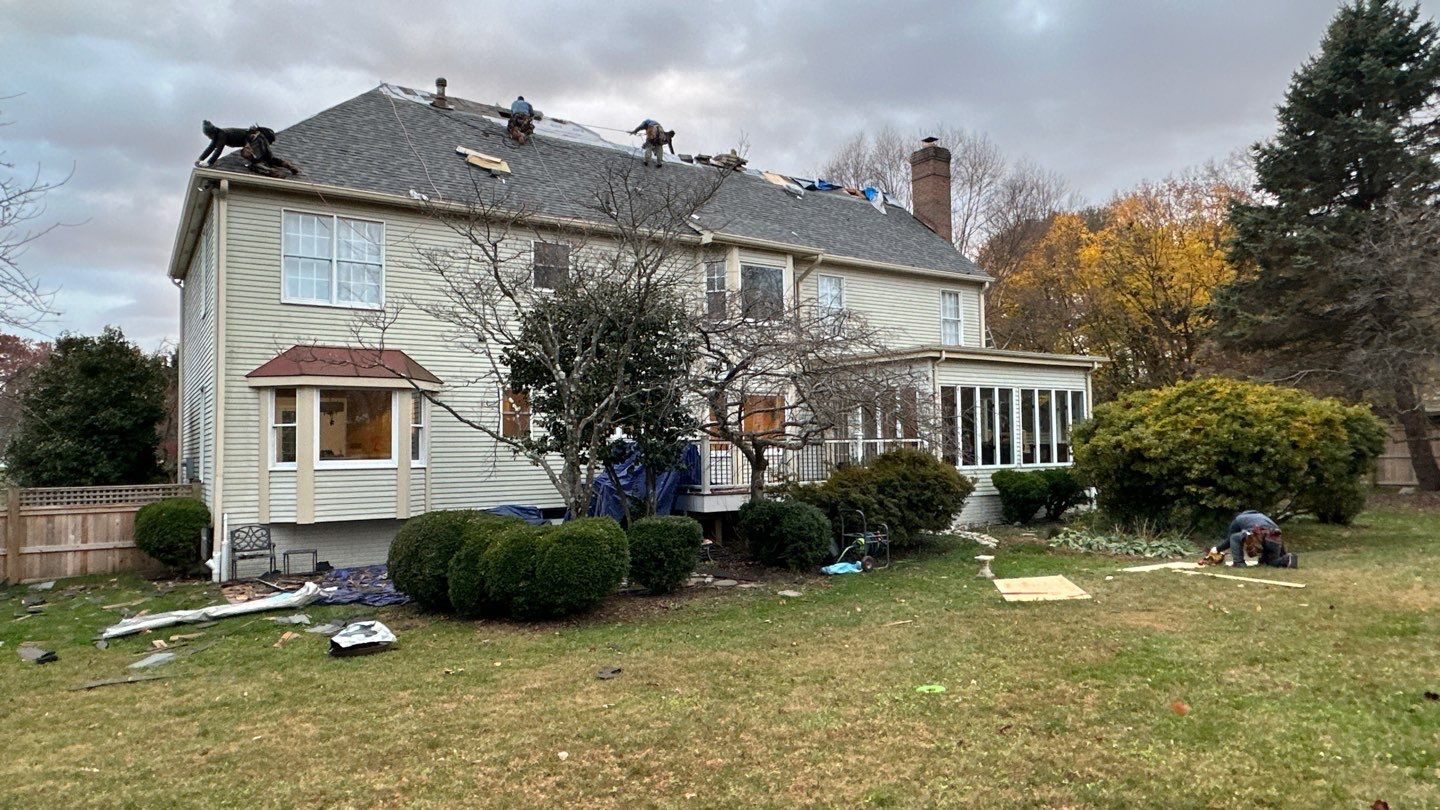 Herndon: CertainTeed Landmark Pro Designer Shingles in Max Def Driftwood by RM Banning, Inc.