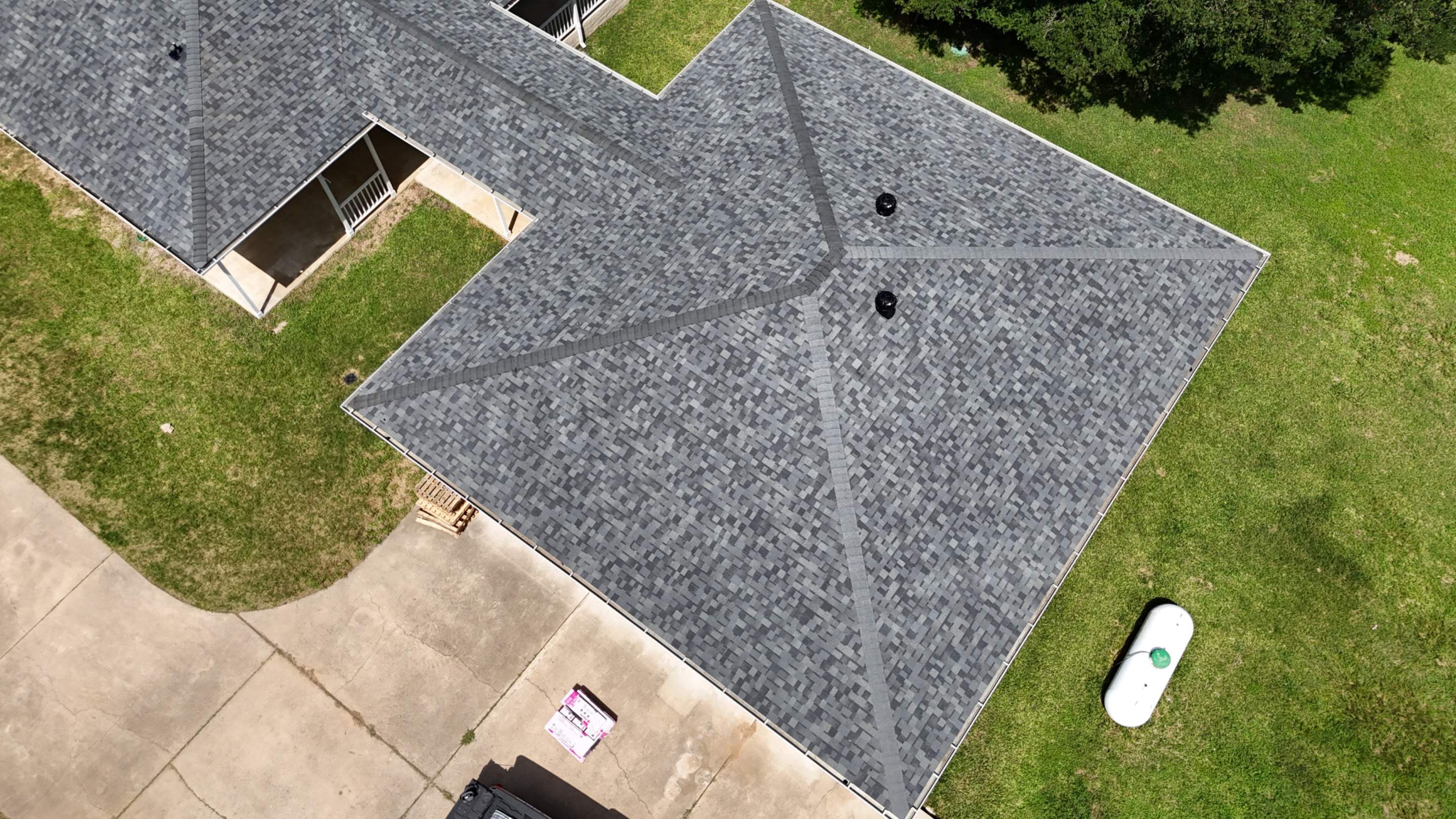 Estate Gray - Owens Corning TruDefinition Duration by RoofsOnly.com