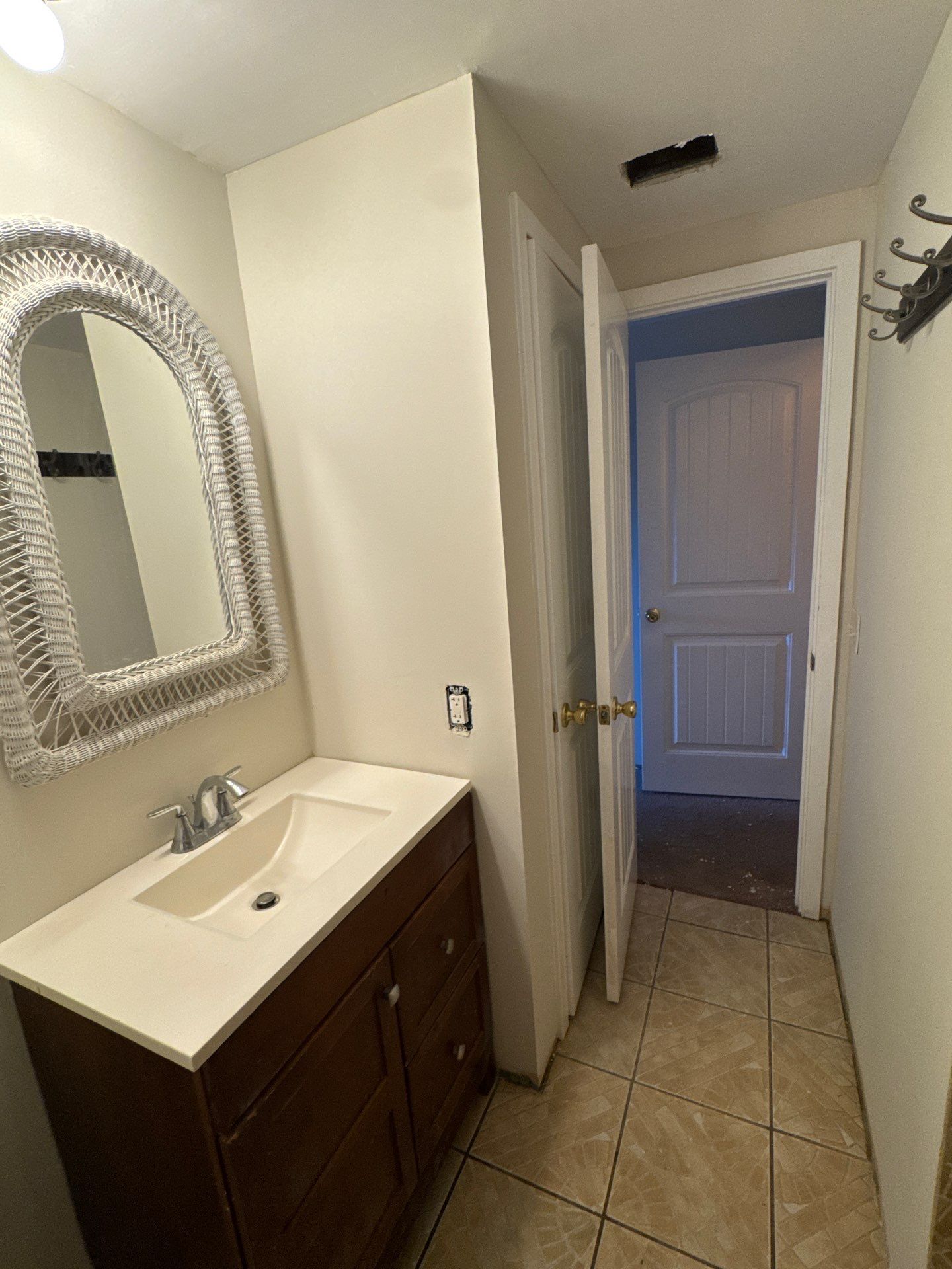 Prepping Home To Sale by Axtra Hand