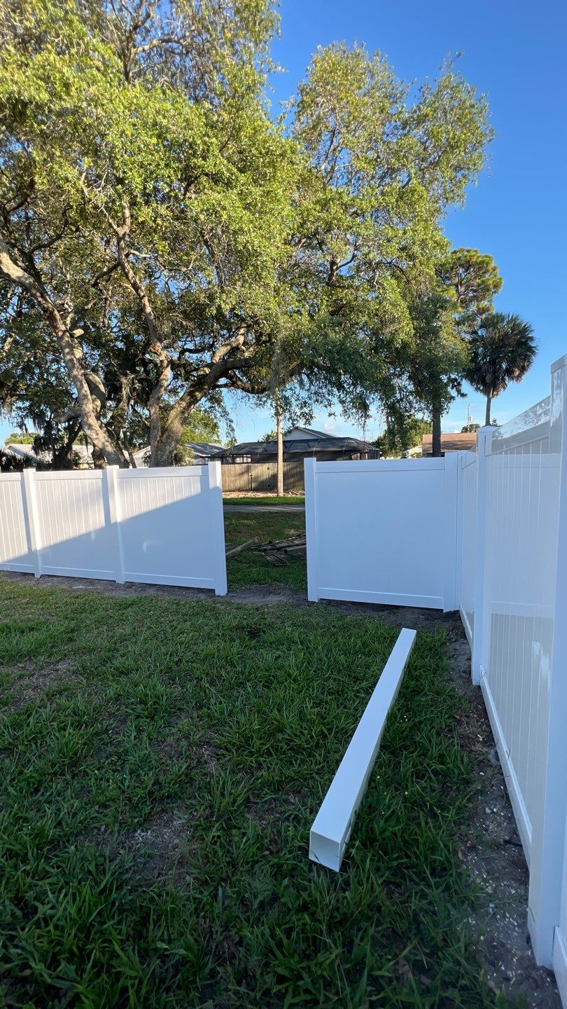 Palmetto, FL 6ft. Tall White Vinyl Privacy Fence  by Asap fence and gates, LLC