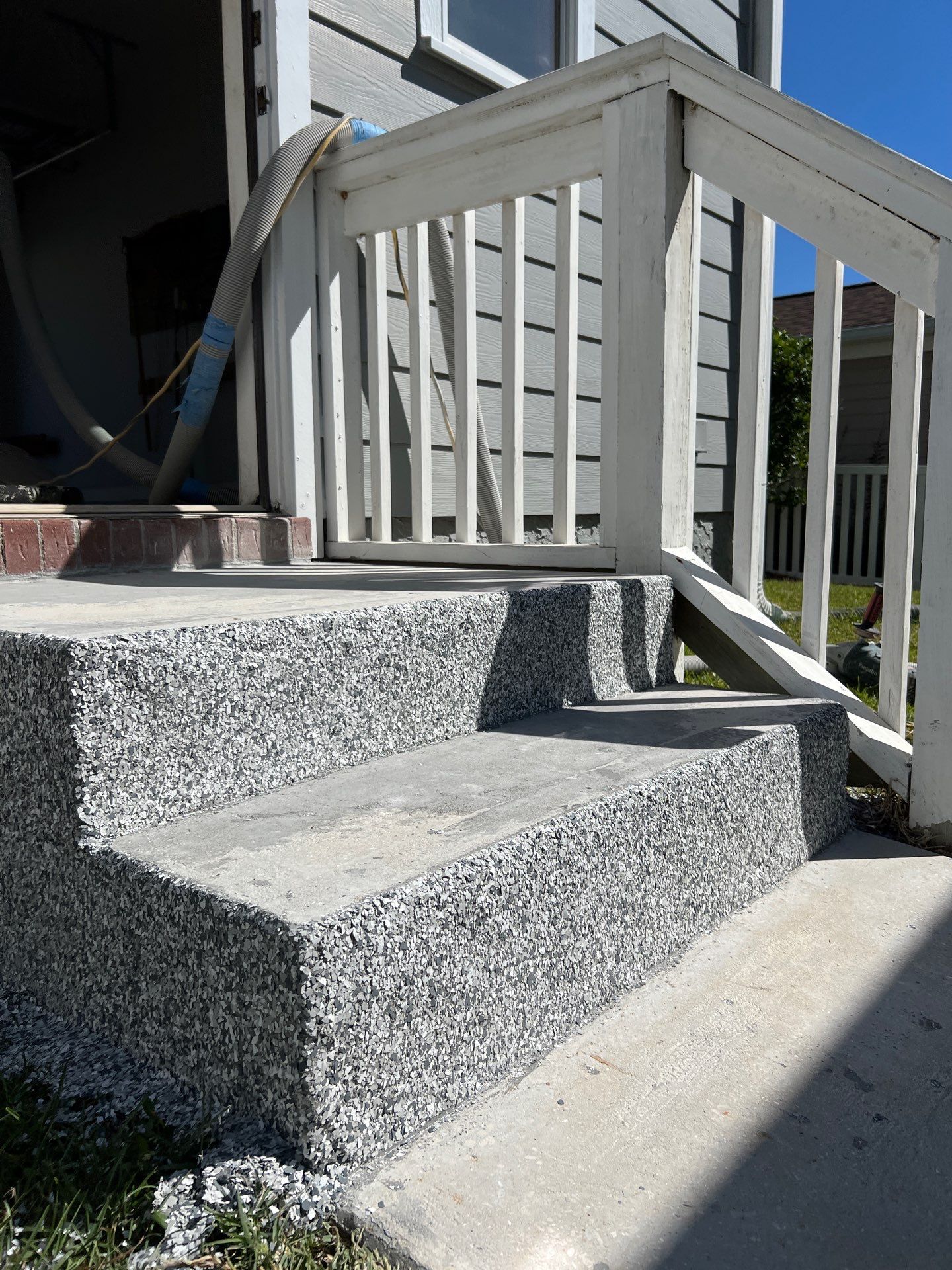This is one floor Before & After you’re going to have to SEE to believe 👀 🤯 by Deese Elite Concrete Coatings
