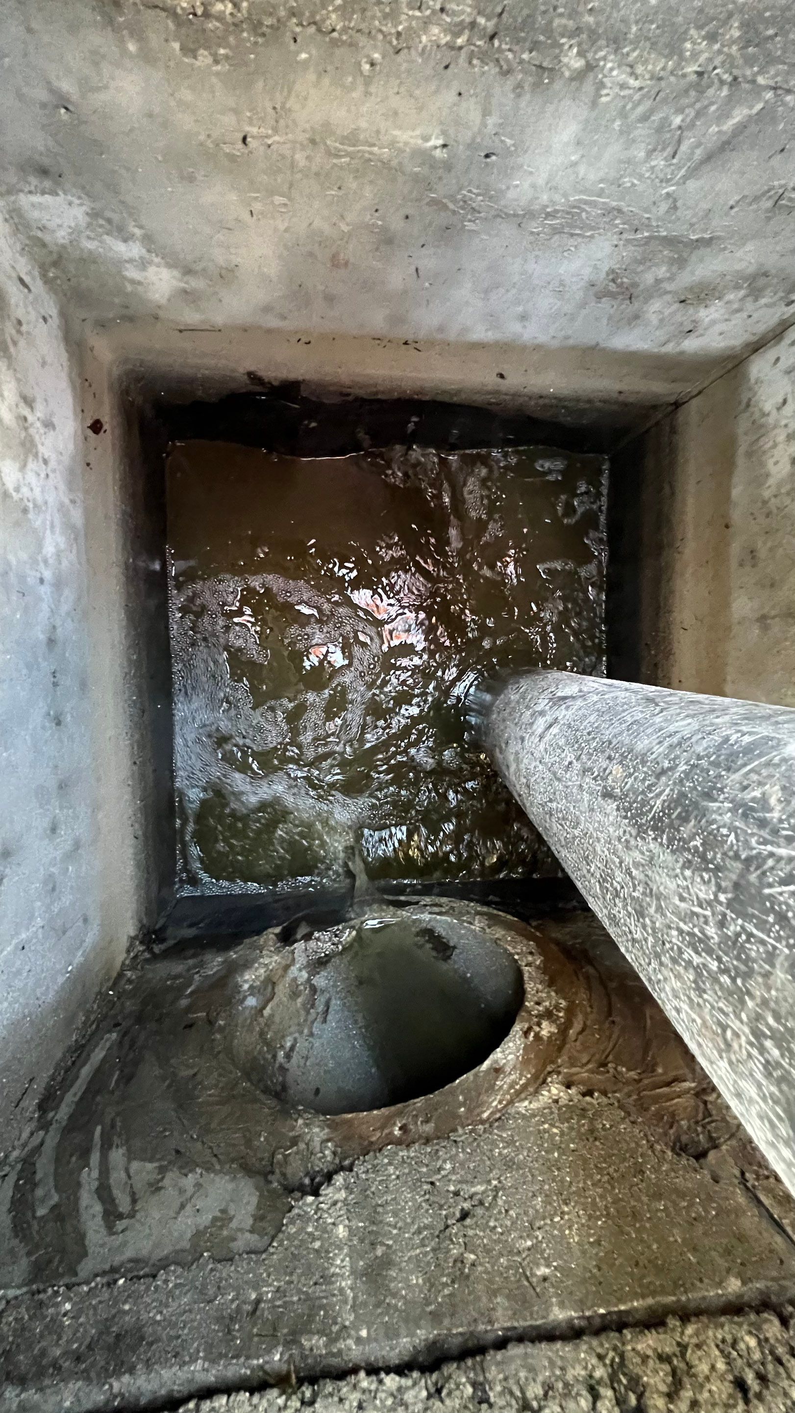 Bonita Bay Condo Stormwater System Maintenance with PRS by APS Power & Water