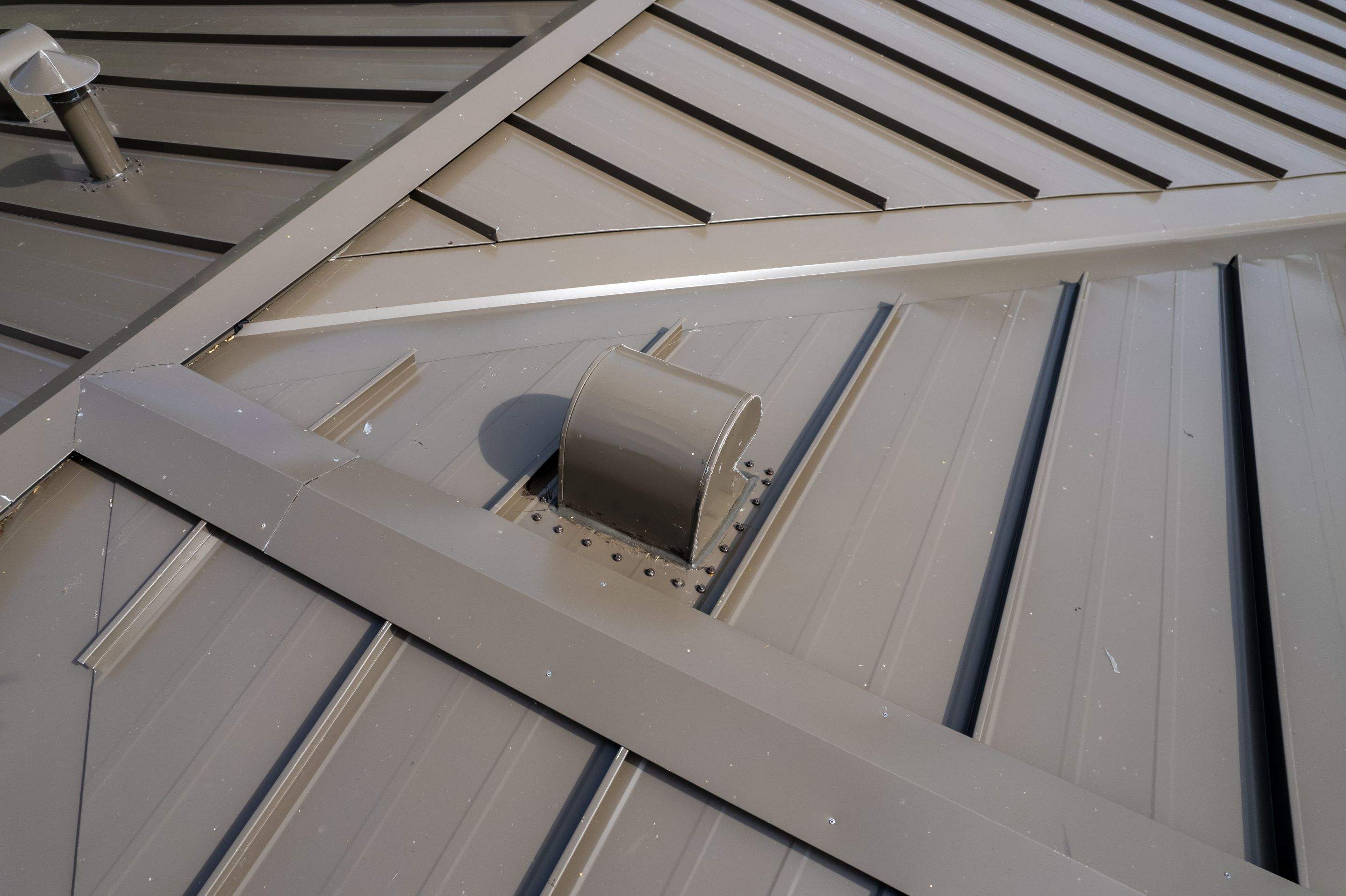 Metal Roof - Galvalume - Medium Bronze by Istueta Roofing