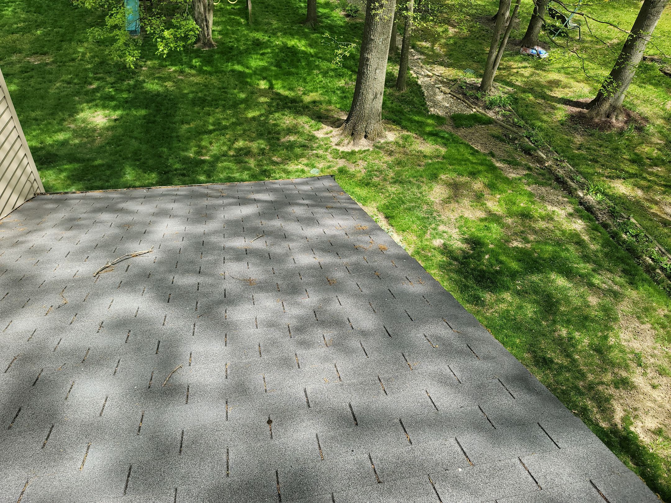 ATLAS PINNACLE COLOR: COASTAL GRANITE by Eagle Eye Roofing