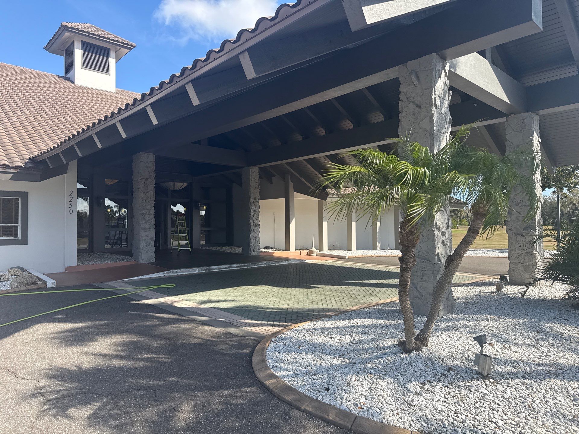 Commercial Entrance Cleaning at The Club at River Wilderness ā Parrish, FL by Sunshine AquaWash