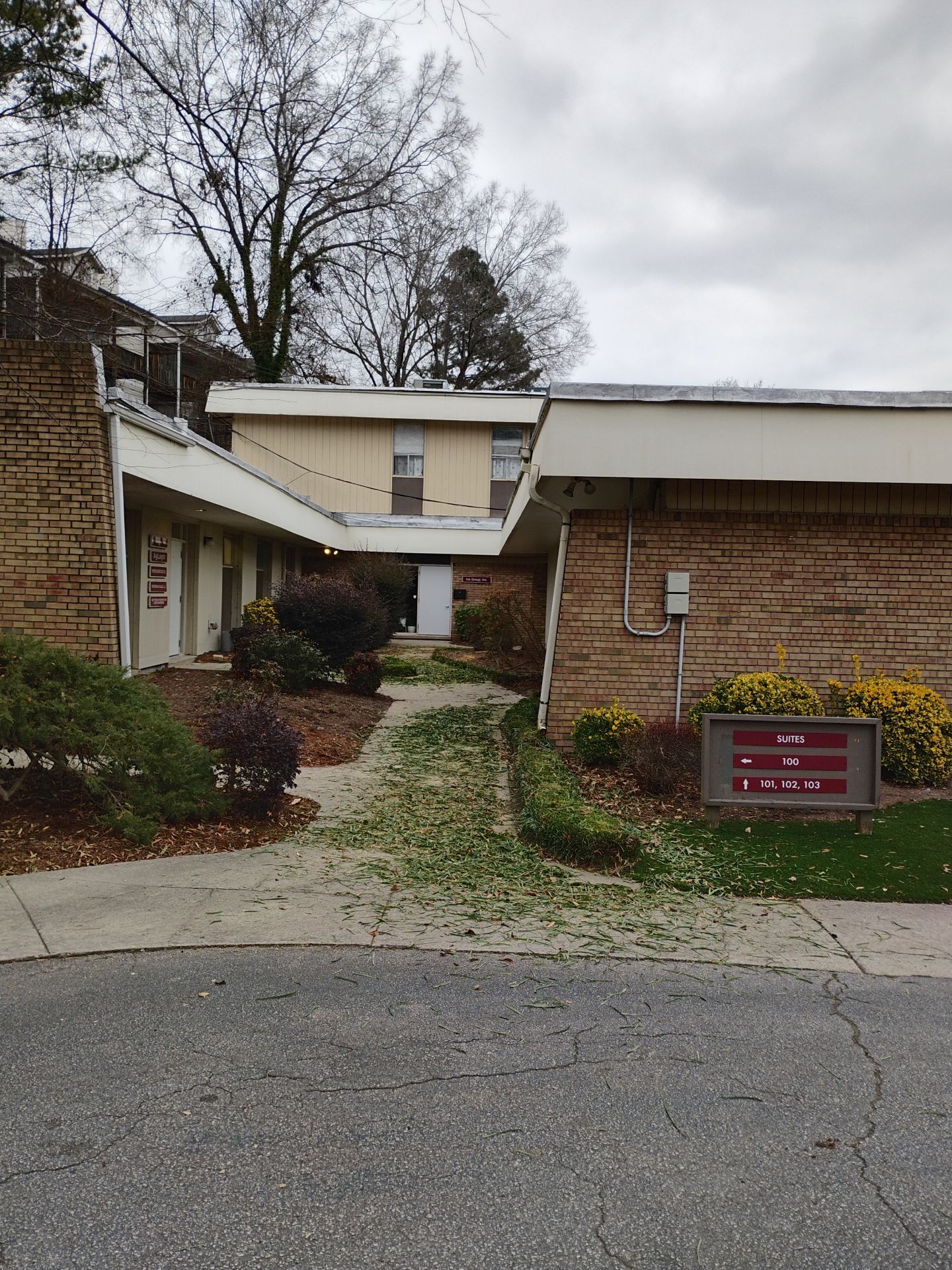 Commercial cleanup services in Chapel Hill by Martinez Brother’s Nc Landscaping Inc