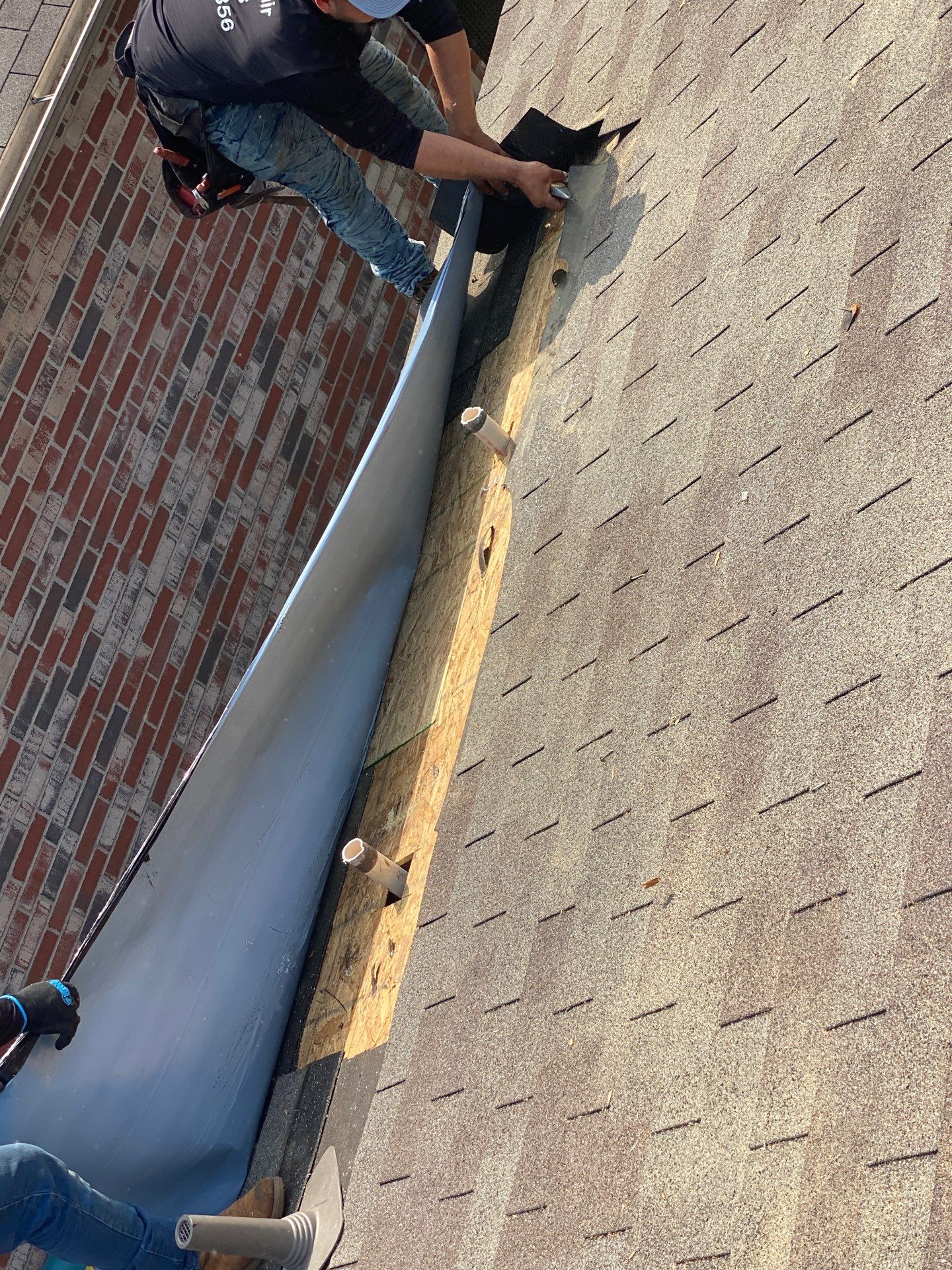 Hail Damage using Owen's Corning Duration (Lifetime) Shingles by Roof Repair Company