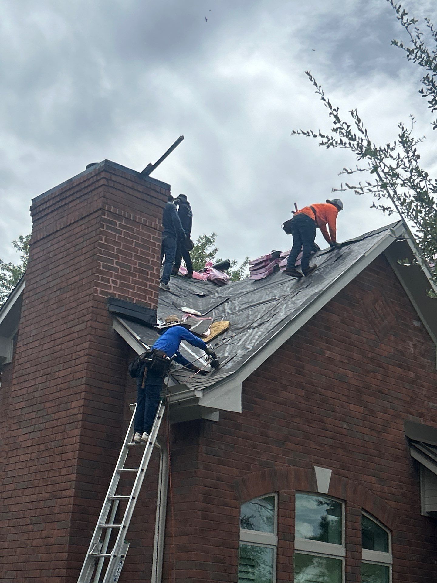 Residential Roofing Installation using Owen's Corning Duration (Lifetime) Shingles by Roof Repair Company