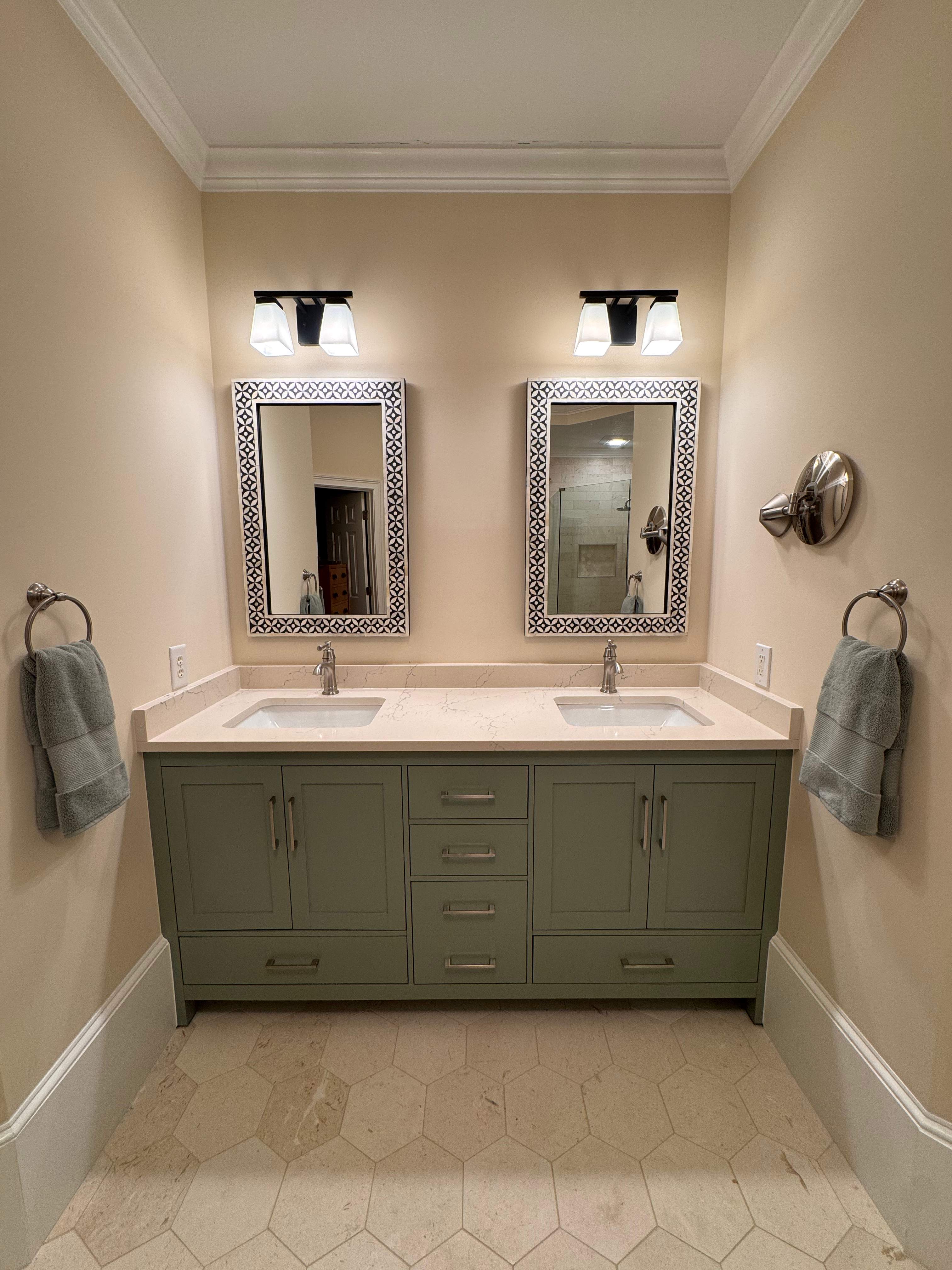 Master bathroom renovation by Prudencio