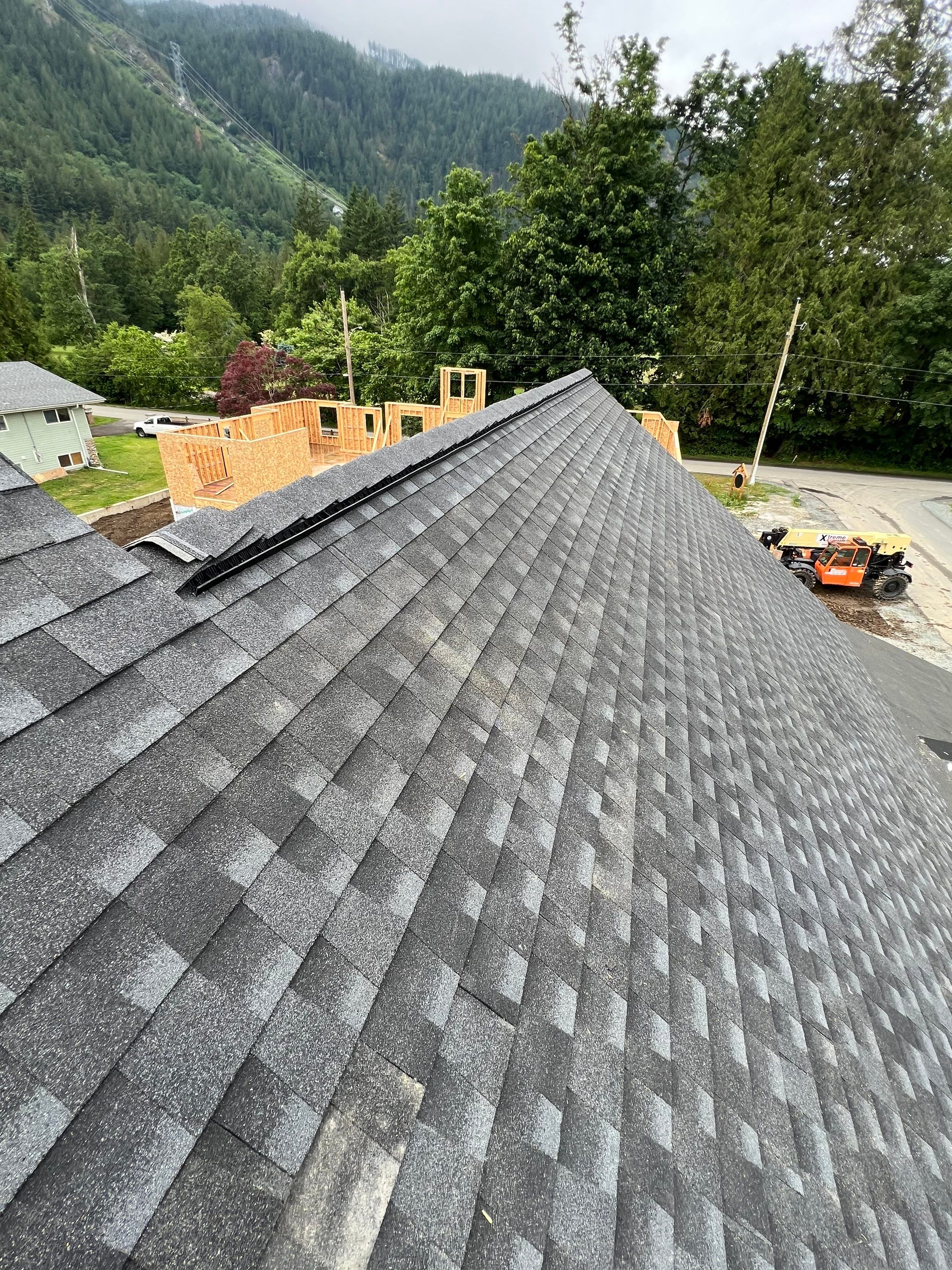 Residential Roofing Installation using GAF Charcoal HDZ by Top Notch Roofing Inc