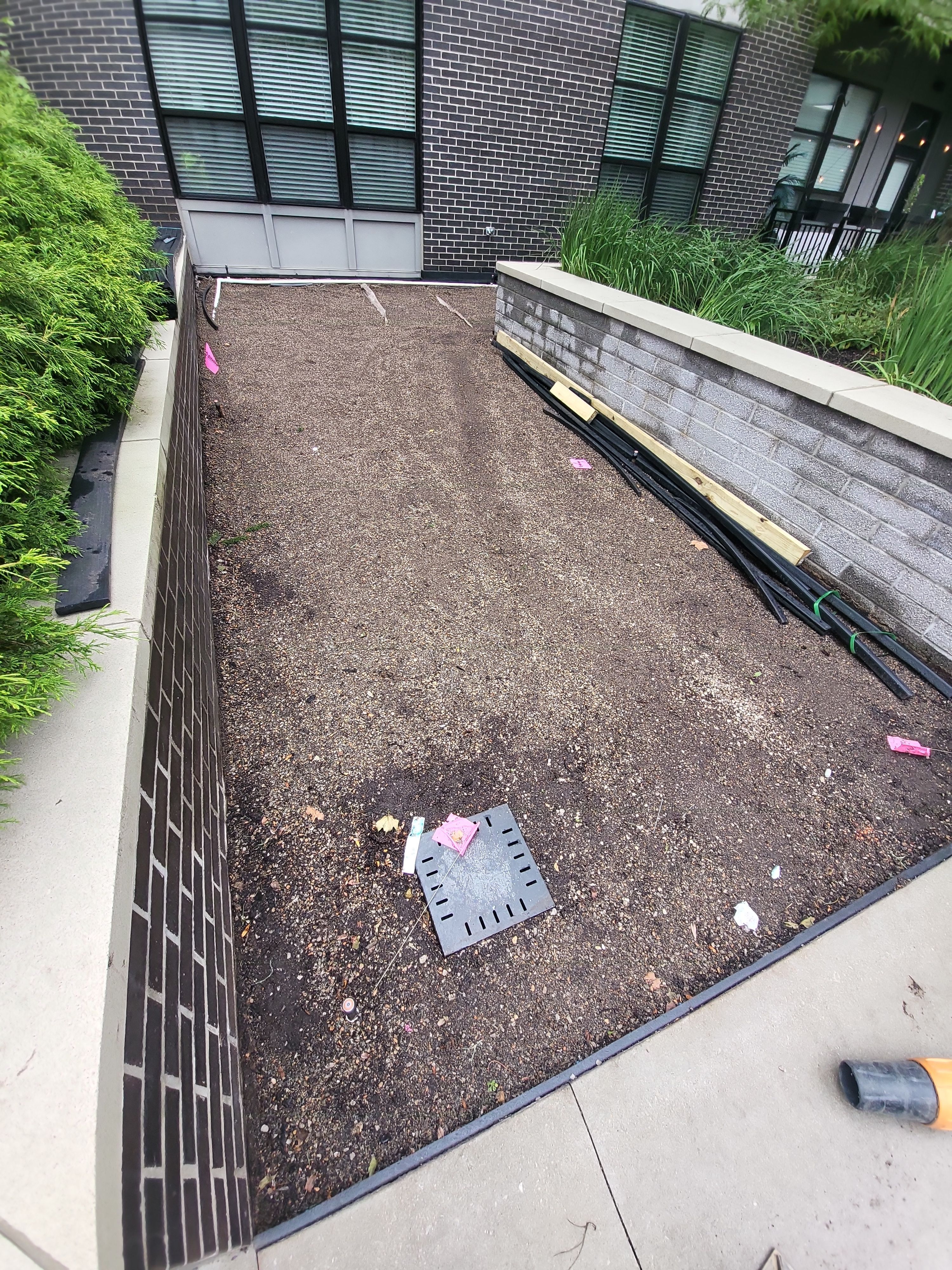 Above Garage Courtyard Synthetic Lawn @ The Broadview by Southwest Greens Midwest