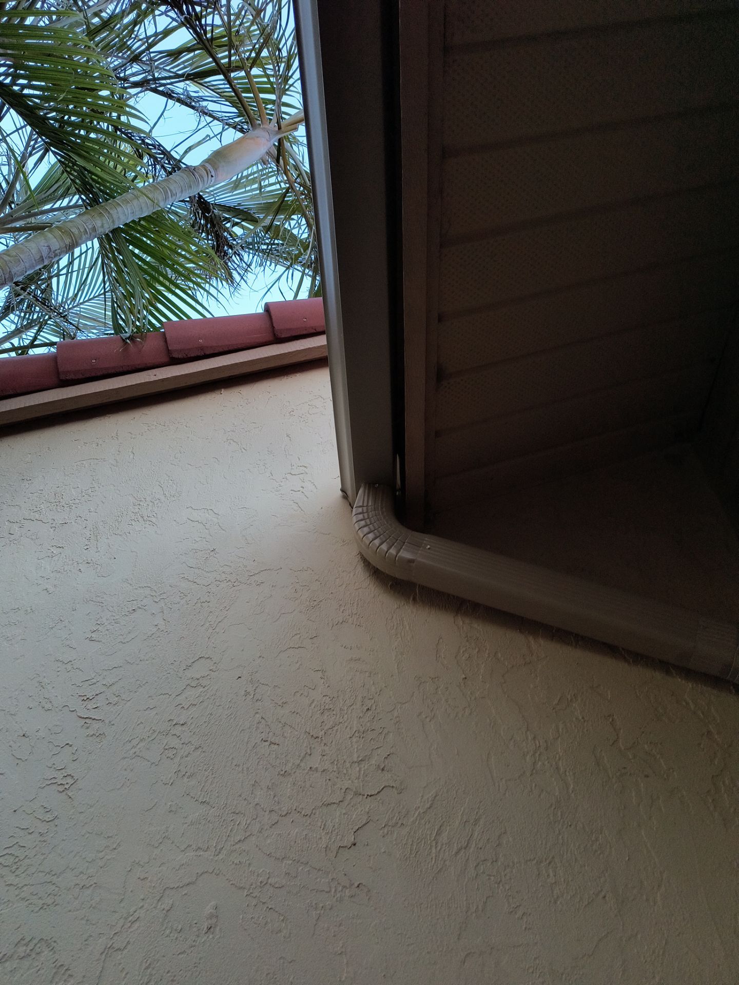 Seamless Gutter Installation in Sarasota FL by Gutter Professors