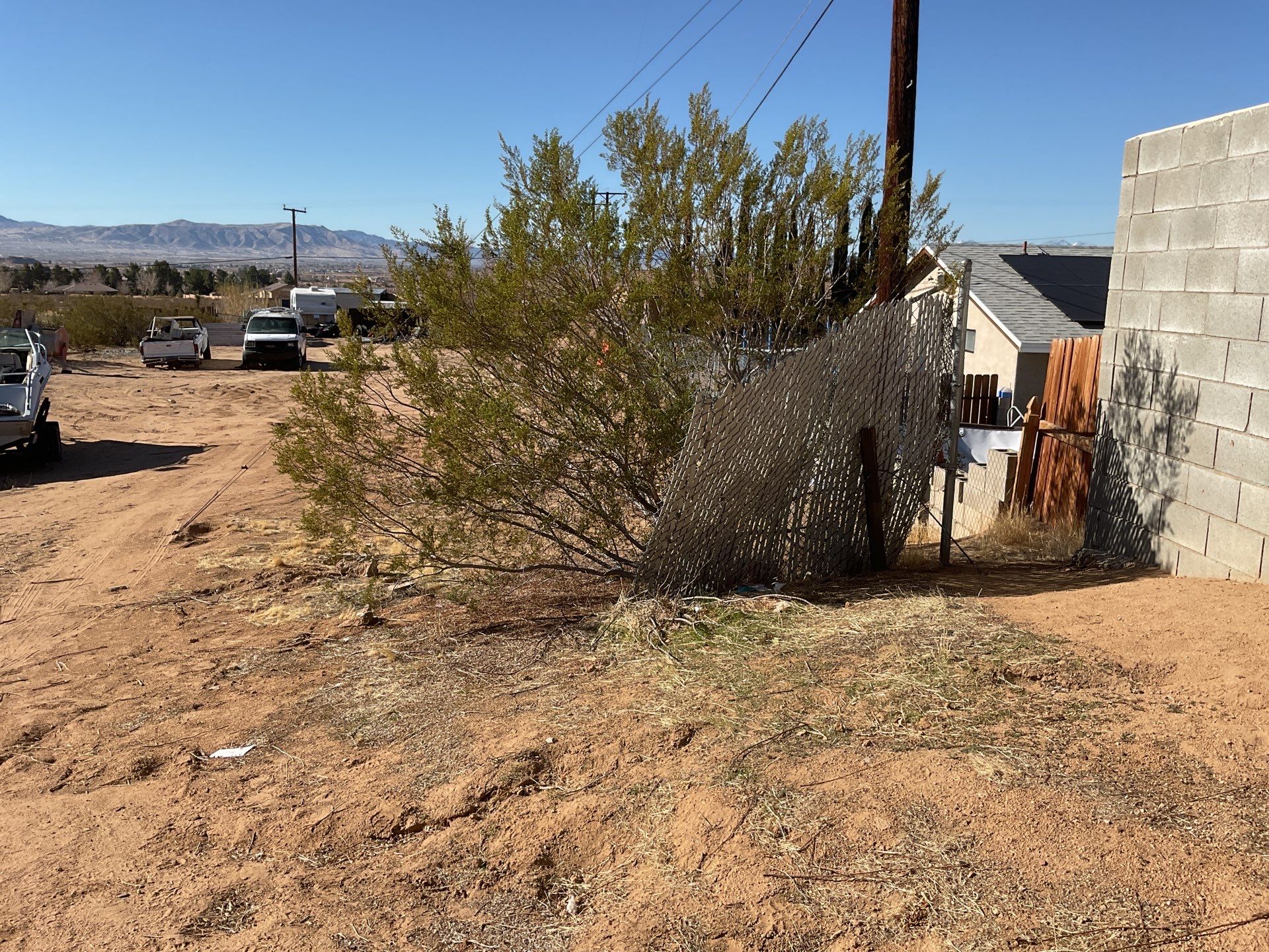 Fence Installation using chain -link by Fence Guys Inc.