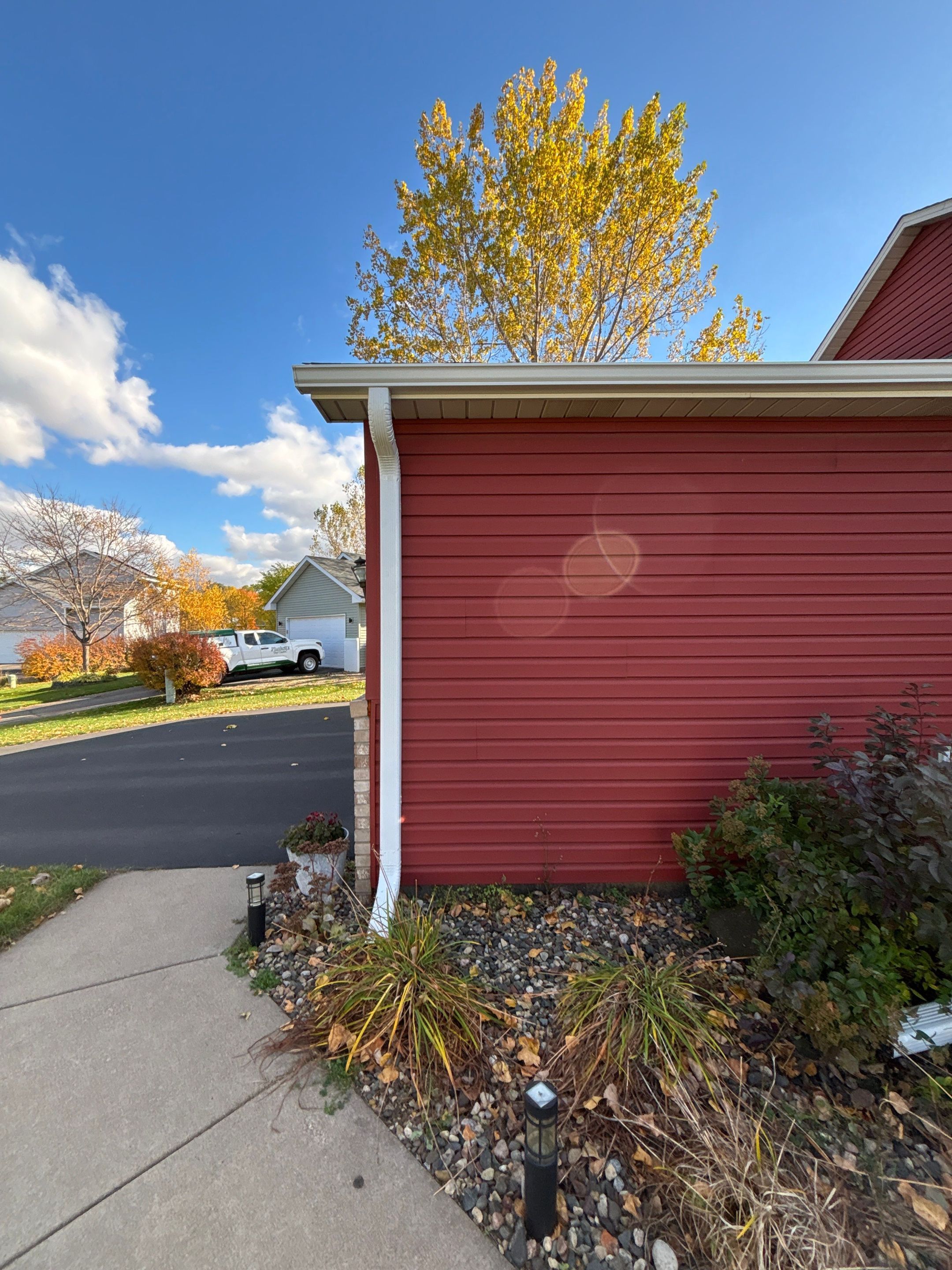 5-Inch Seamless Gutter Installation – Cottage Grove, MN by Next Level Seamless Gutters / Exteriors Inc.