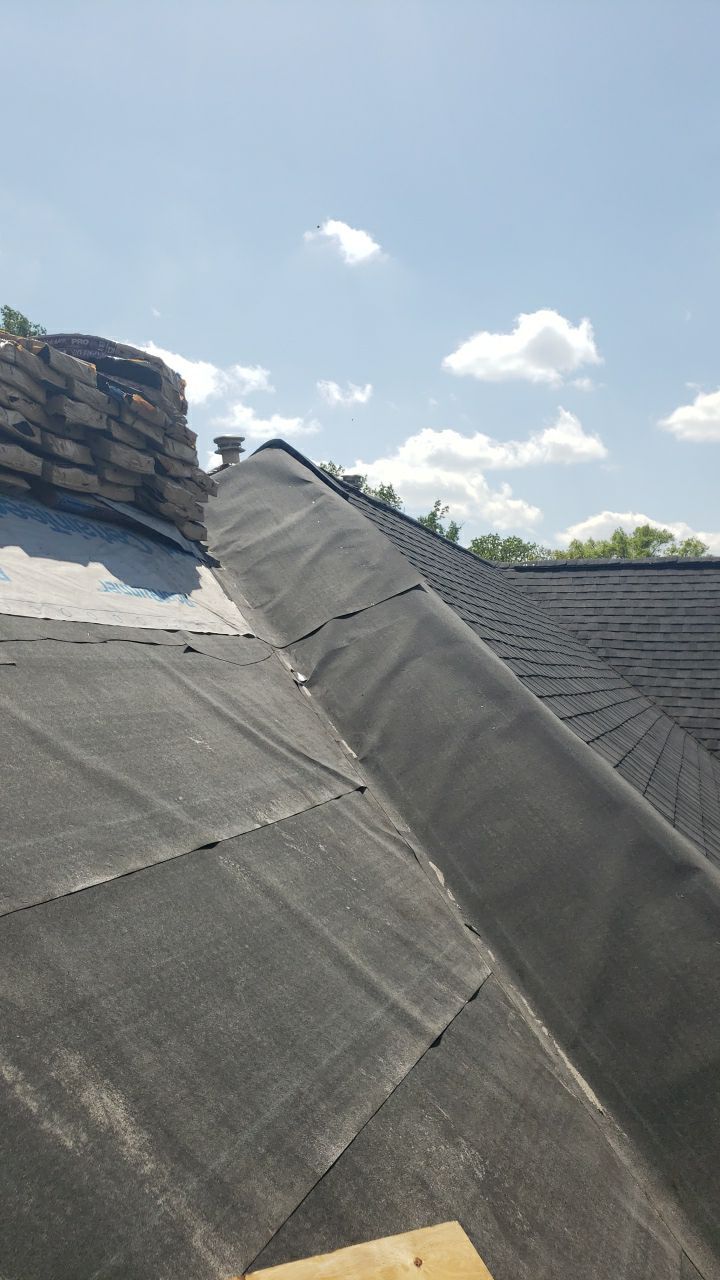 Great Falls: CertainTeed Landmark Pro Designer Shingles in Max Def Moire Black by RM Banning, Inc.