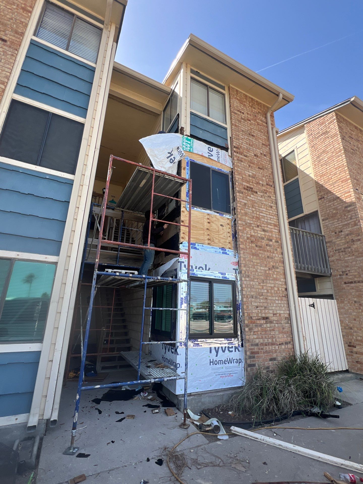 Exterior remodel Fortuna Bay Condos by Bayfront Roofing and Construction