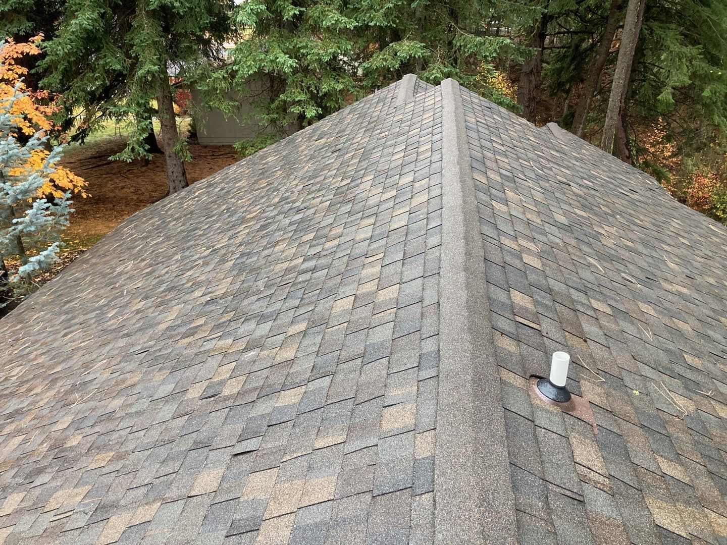 Two story new build gets a CertainTeed Landmark roof in Shenandoah  by ID Roofing LLC