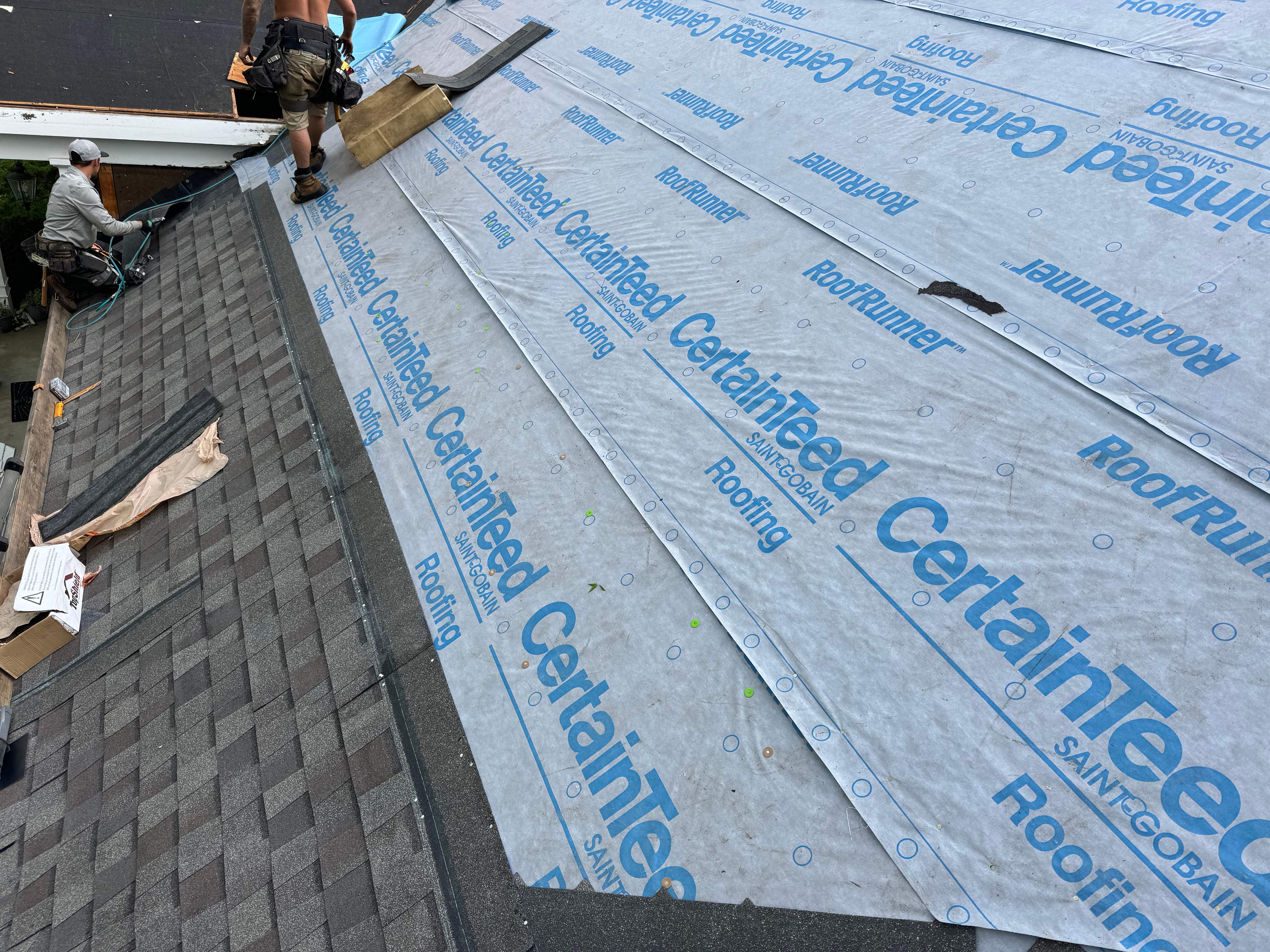 Residential Roofing Installation using Certainteed Landmark ClimateFlex by GRACCO