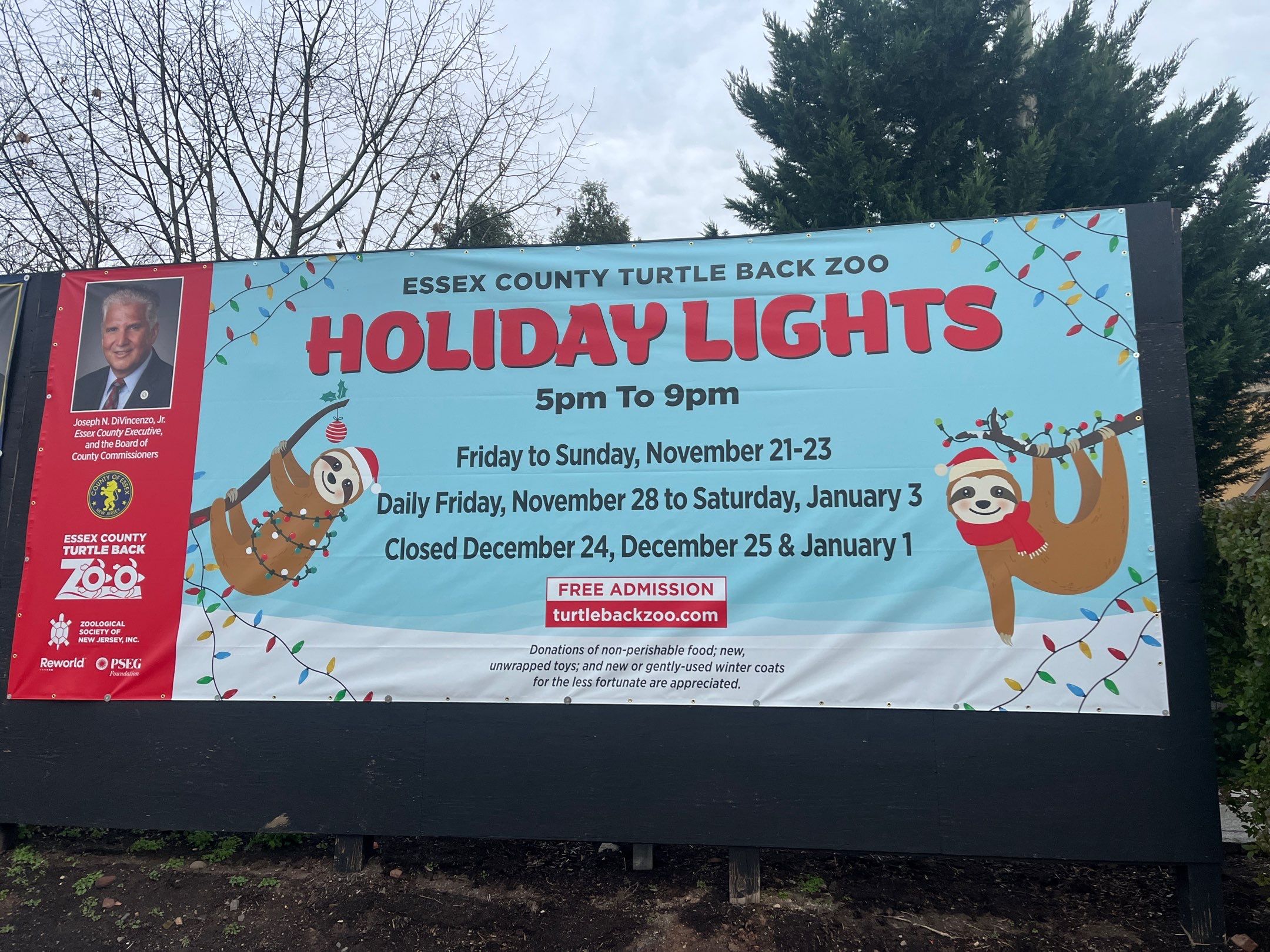 Commercial Holiday Lighting in West Orange, NJ by Clearview Washing