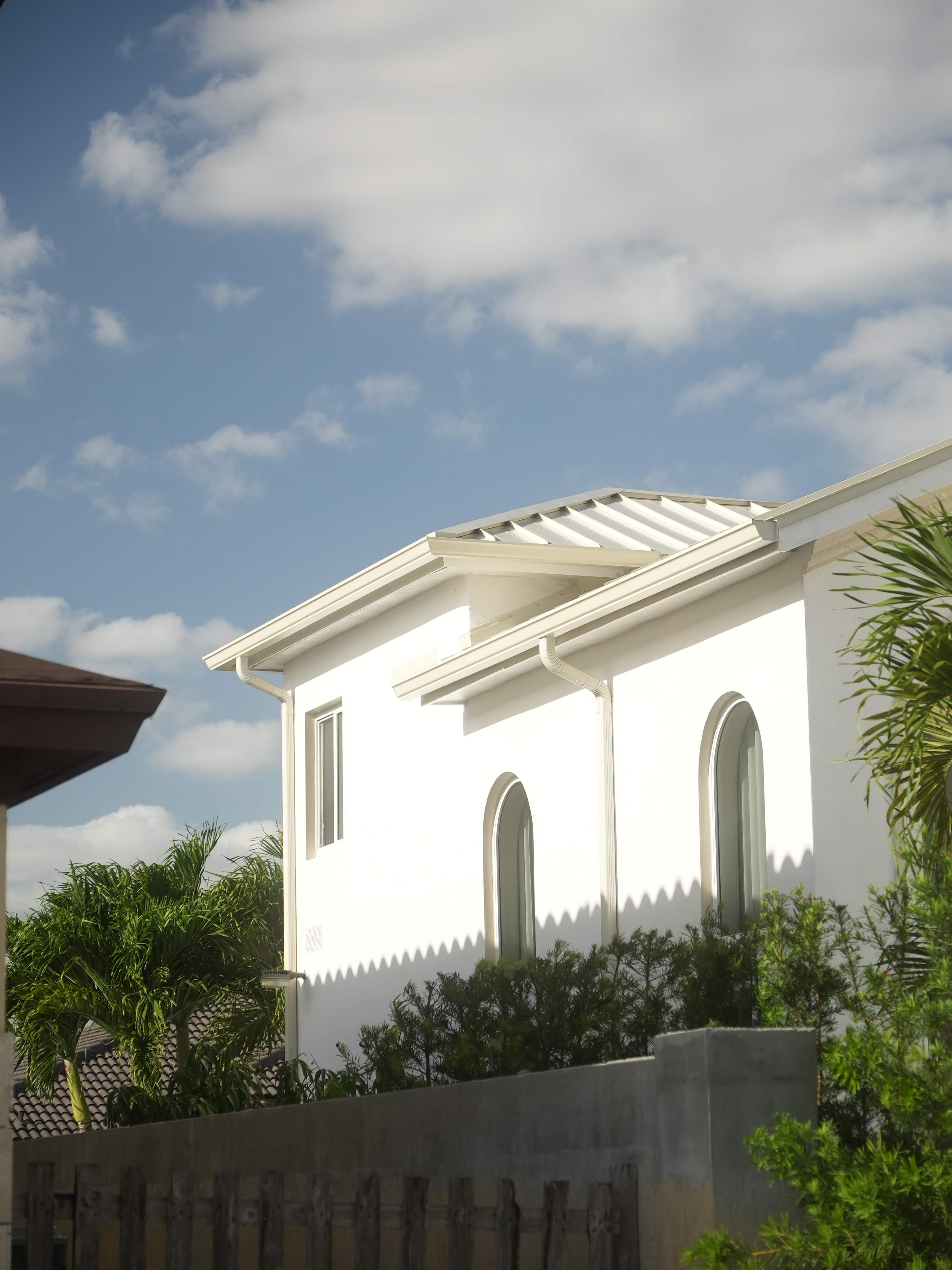 Metal Roof - Galvalume - Almond by Istueta Roofing