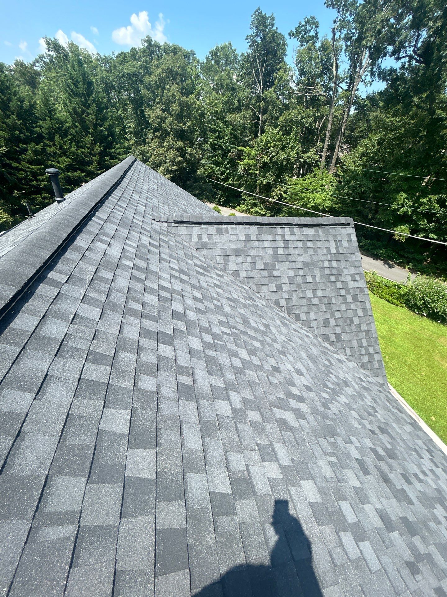 Lorton: Residential Roof with CertainTeed Landmark Pro in Max Def Moire Black by RM Banning, Inc.