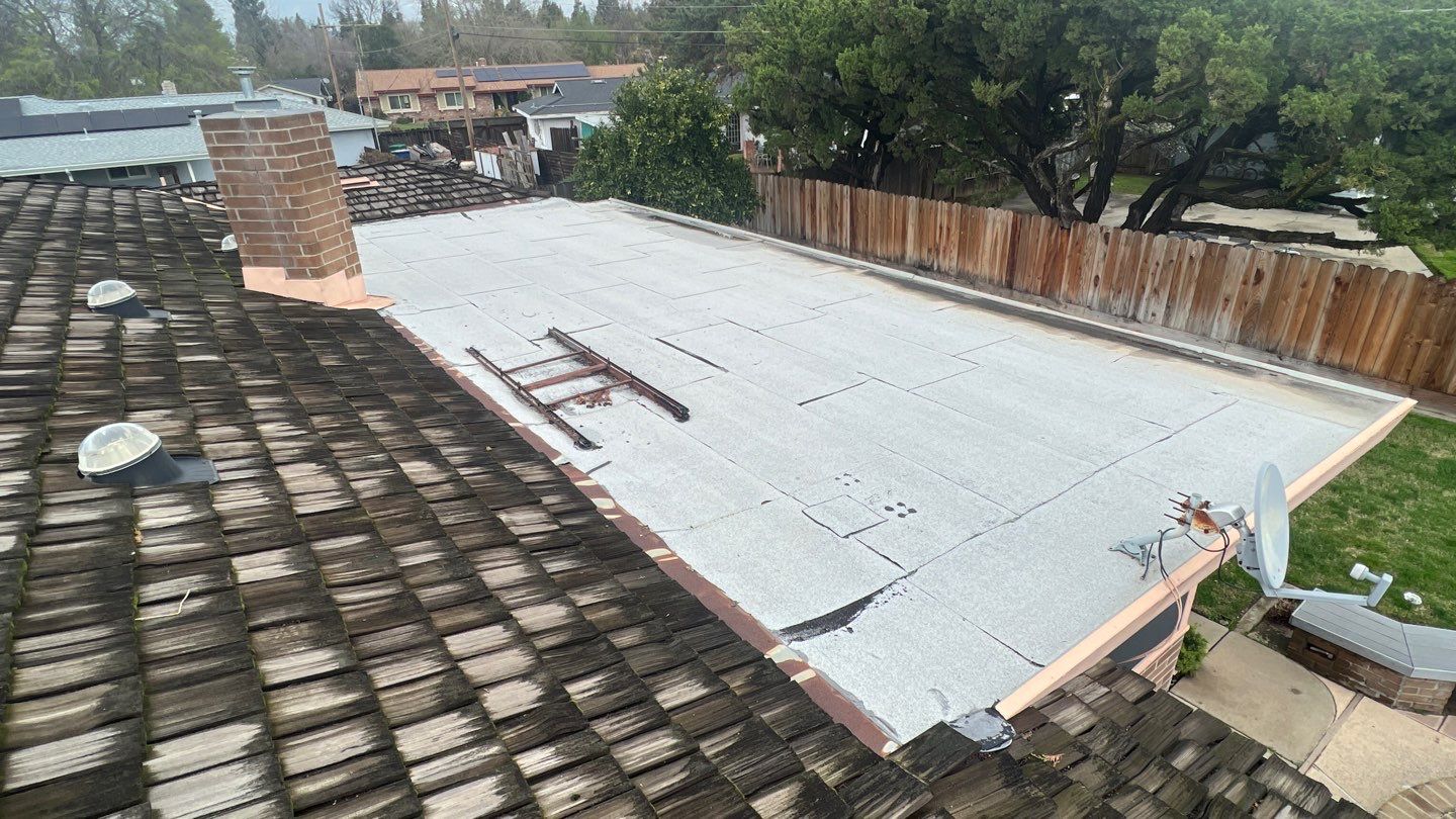 Installation of Certainteed Presidential shingles on residential house by Straight Edge Roofing Inc